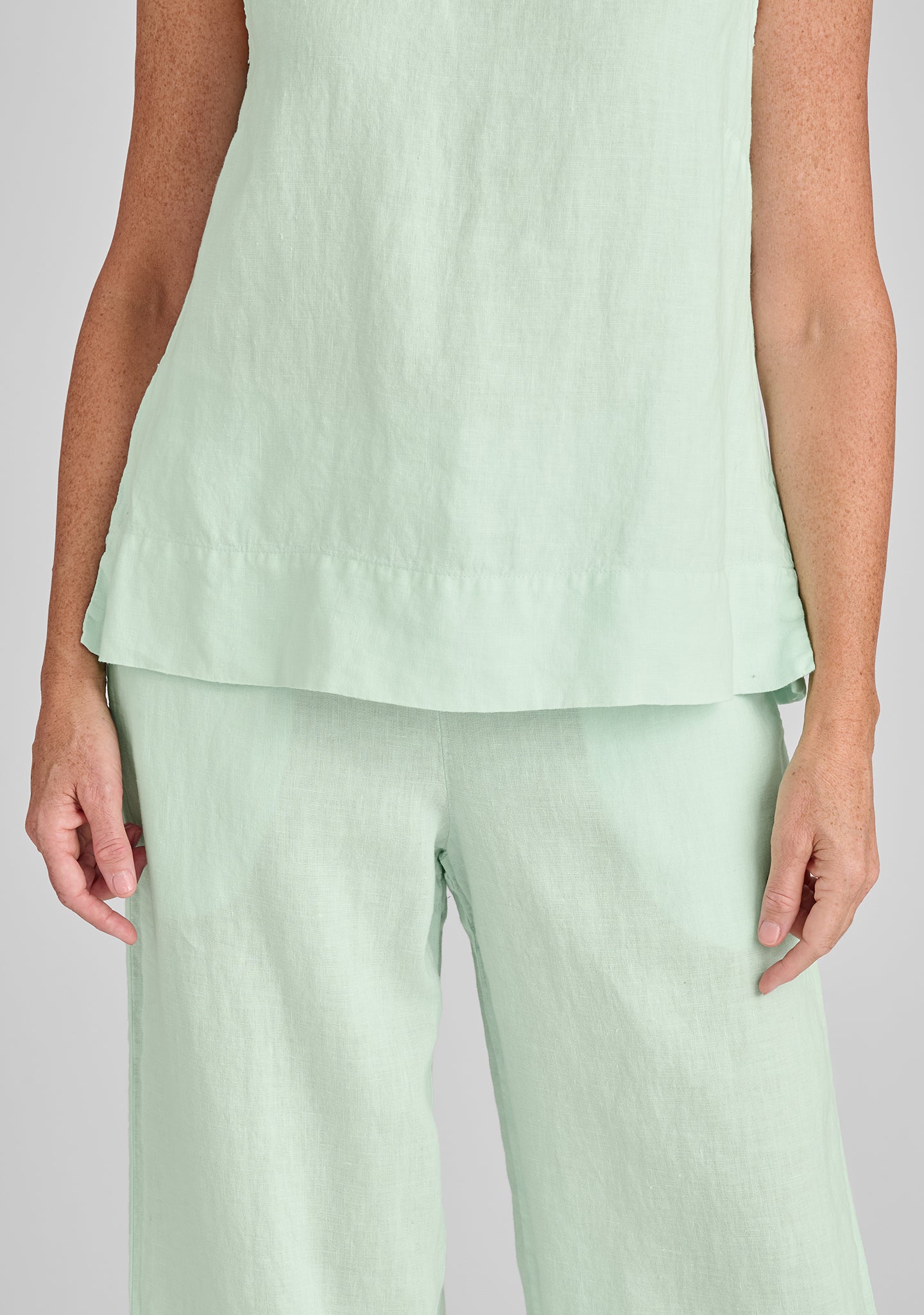 Roadie Top Linen Tank Top for Women - Breathable Summer Casual Wear - Perfect for Beach, Travel & Everyday Outfits