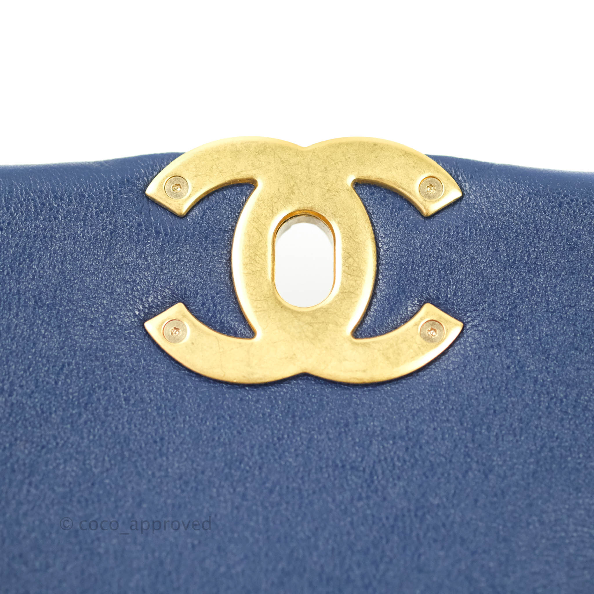 Chanel 19 Medium Flap Bag in Blue Goatskin Leather with Mixed Hardware - Perfect for Everyday Luxury & Special Occasions