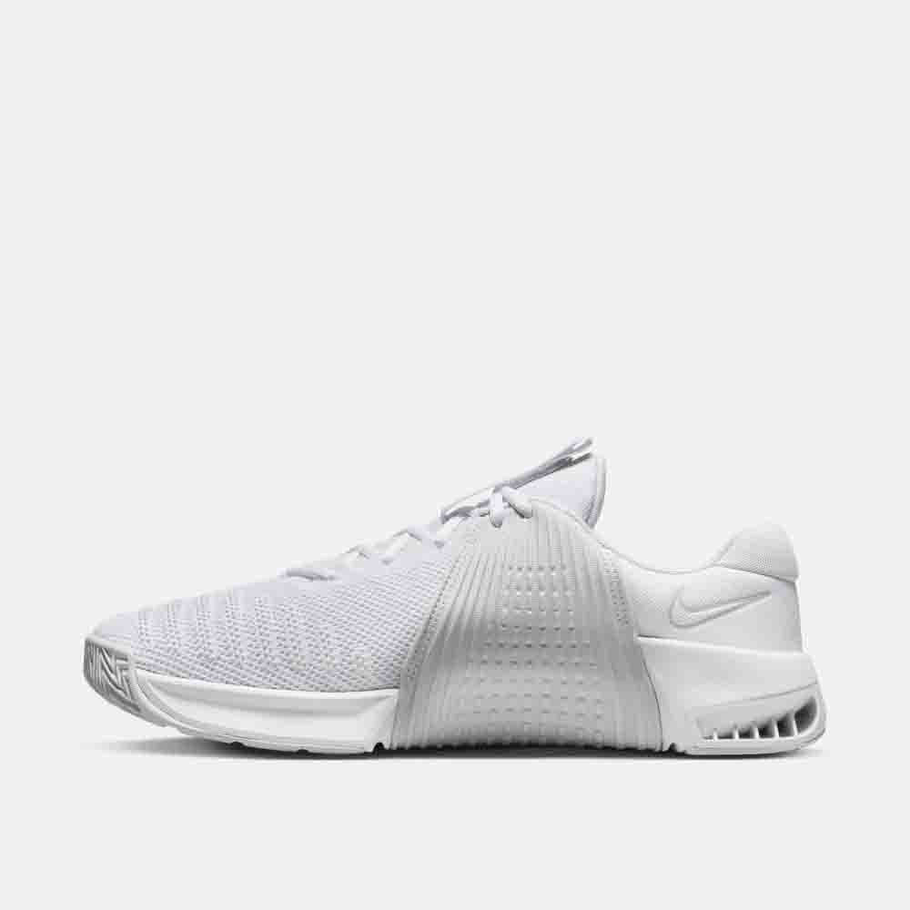 Nike Air Force 1 '07 Men's White Sneakers - Classic Low-Top Basketball Shoes for Casual Wear & Street Style