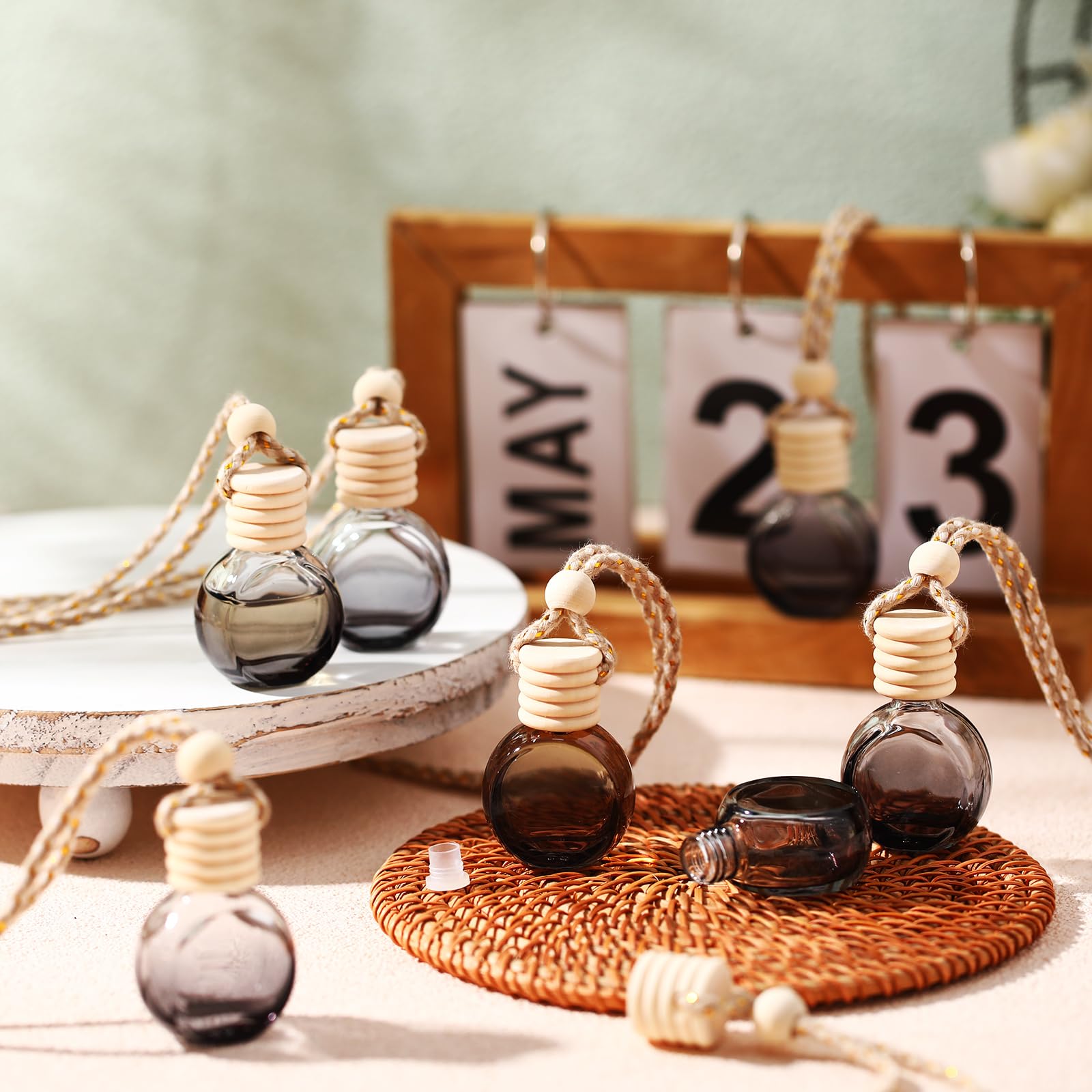 BBTO 100 Pcs Empty Car Air Fresheners with Wooden Cap - Clear Aromatherapy Diffuser Hanging Pendant for Car Fragrance - Perfect for Vehicle Decor & Essential Oil Use (Black Round)