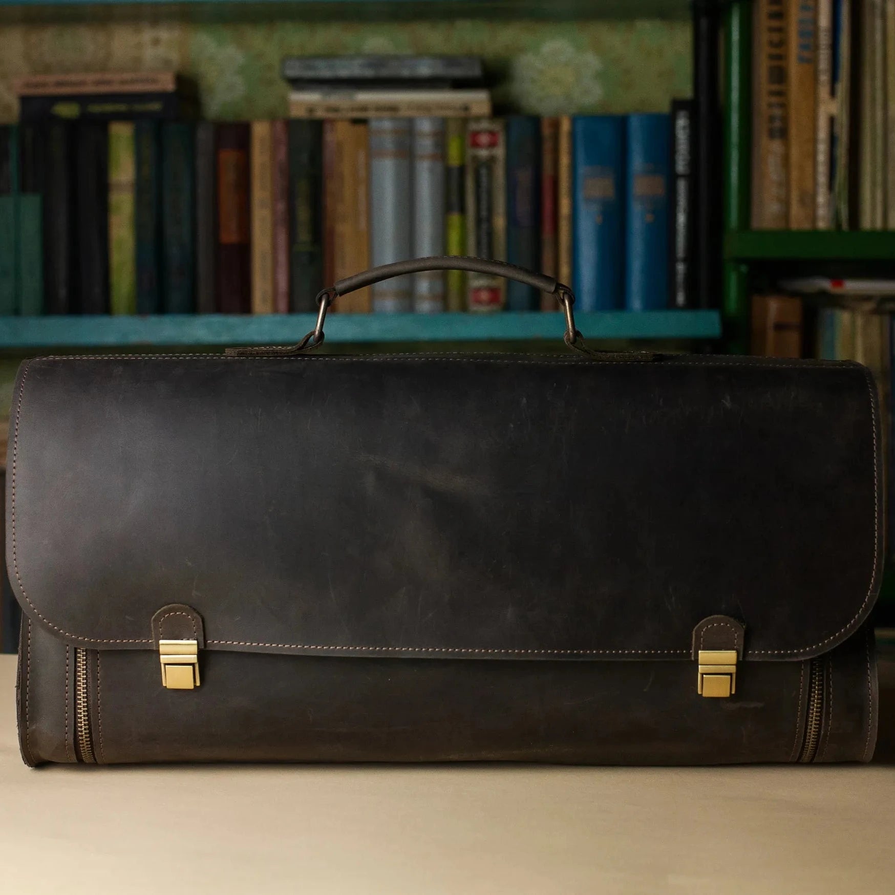 Professional Leather Barber Bag for Men - Durable Barber Tool Organizer with Multiple Pockets - Perfect for Hairdressing, Styling & Traveling
