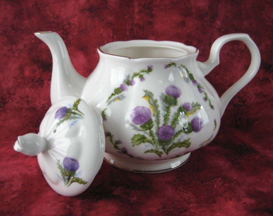 Glamis Thistle Teapot - Premium English Bone China Teapot for 4-6 Cups, Elegant Floral Design, Perfect for Afternoon Tea, Gifts & Home Decor