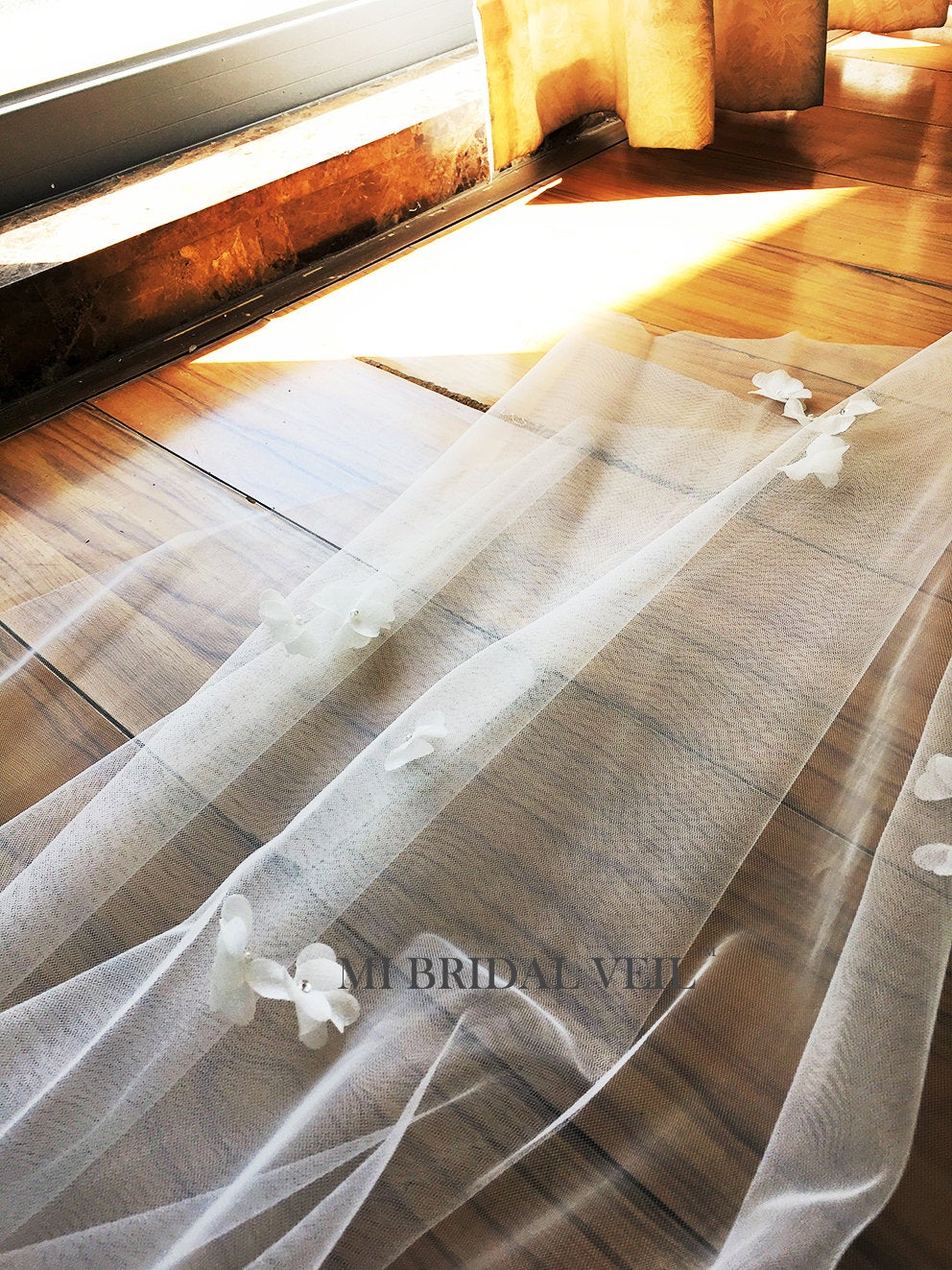 Elegant Wedding Veil with Flower - Chapel Length Boho Bridal Veil | Soft Tulle Beach Wedding Accessory for Bride | Perfect for Boho, Beach and Chapel Weddings