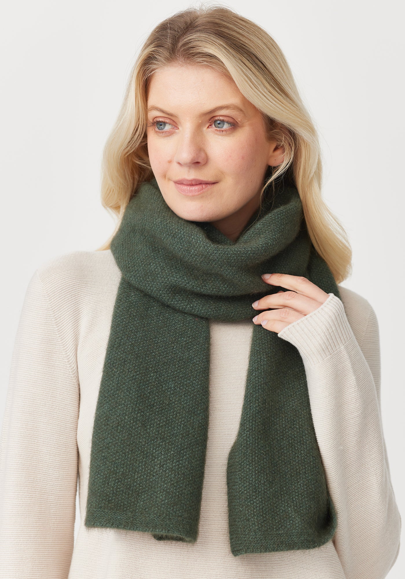 Moss Scarf 0554 - Soft & Stylish Winter Fashion Accessory for Women | Perfect for Cold Weather, Outdoor Activities & Holiday Gifts