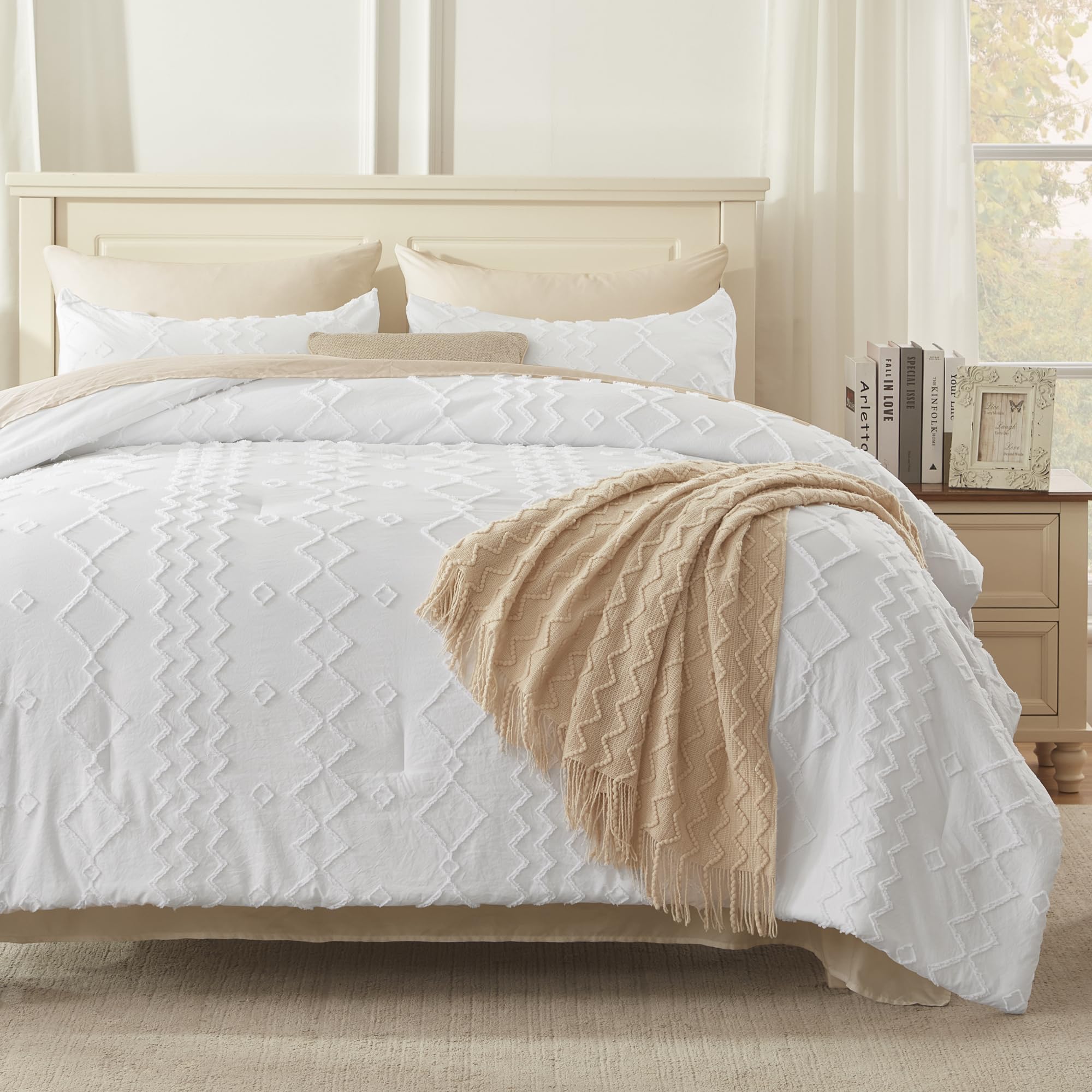 Luxury Andency White Tufted Comforter Set King Size (104x90 Inches) - 3 Piece Boho Farmhouse Bedding with Geometric Design | Soft Microfiber Down Alternative Duvet Cover & Pillowcases | Perfect for Master Bedroom, Guest Room & Cozy Farmhouse Decor