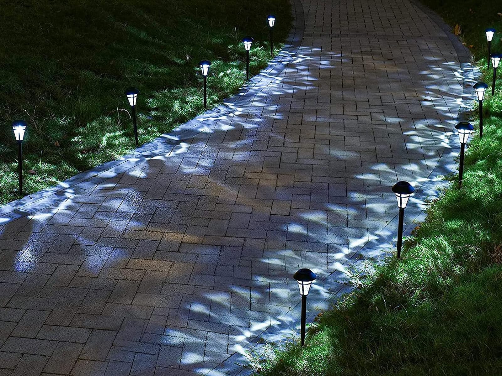 12 Pack Solar Pathway Lights Outdoor Waterproof - LED Landscape Lighting Auto On/Off Dusk to Dawn - Cold White Solar Garden Lights for Walkway, Sidewalk, Lawn, Patio, Yard - Perfect for Garden Decor, Driveway Lighting & Backyard Illumination