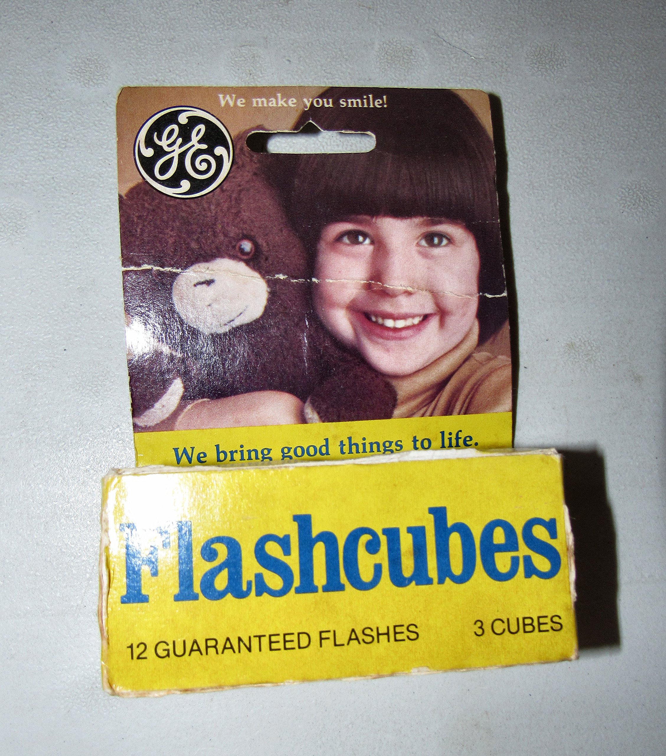 Vintage GE Flash Cubes for Classic Flash Cube Cameras - Perfect for Retro Photography & Collectors | Ideal for Polaroid, Kodak & Vintage Camera Enthusiasts