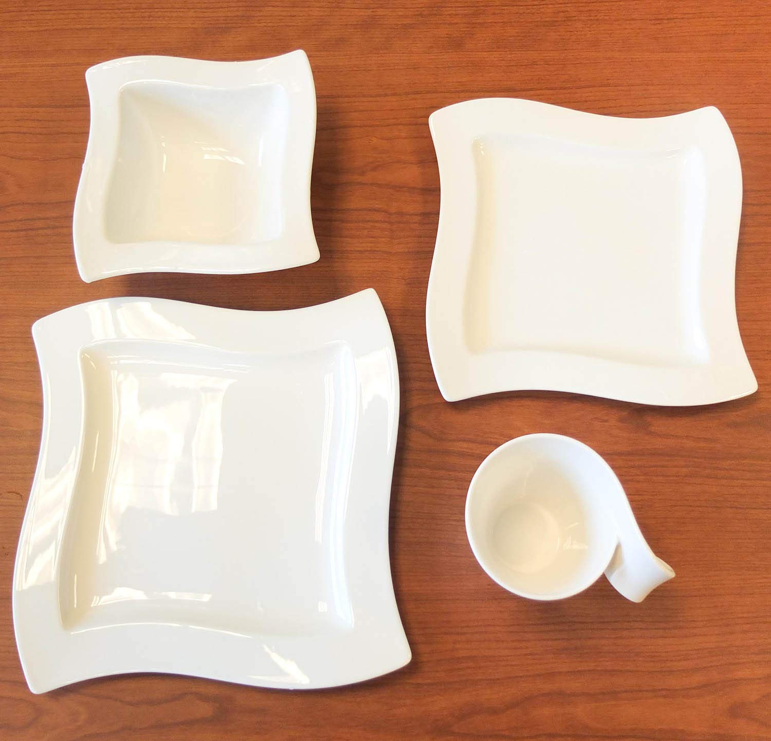 Villeroy & Boch New Wave 4-Piece Dinner Set - Premium White Porcelain Dinnerware Includes Dinner Plate, Salad Plate, Bowl & Mug - Perfect for Family Meals, Dinner Parties & Restaurant Use