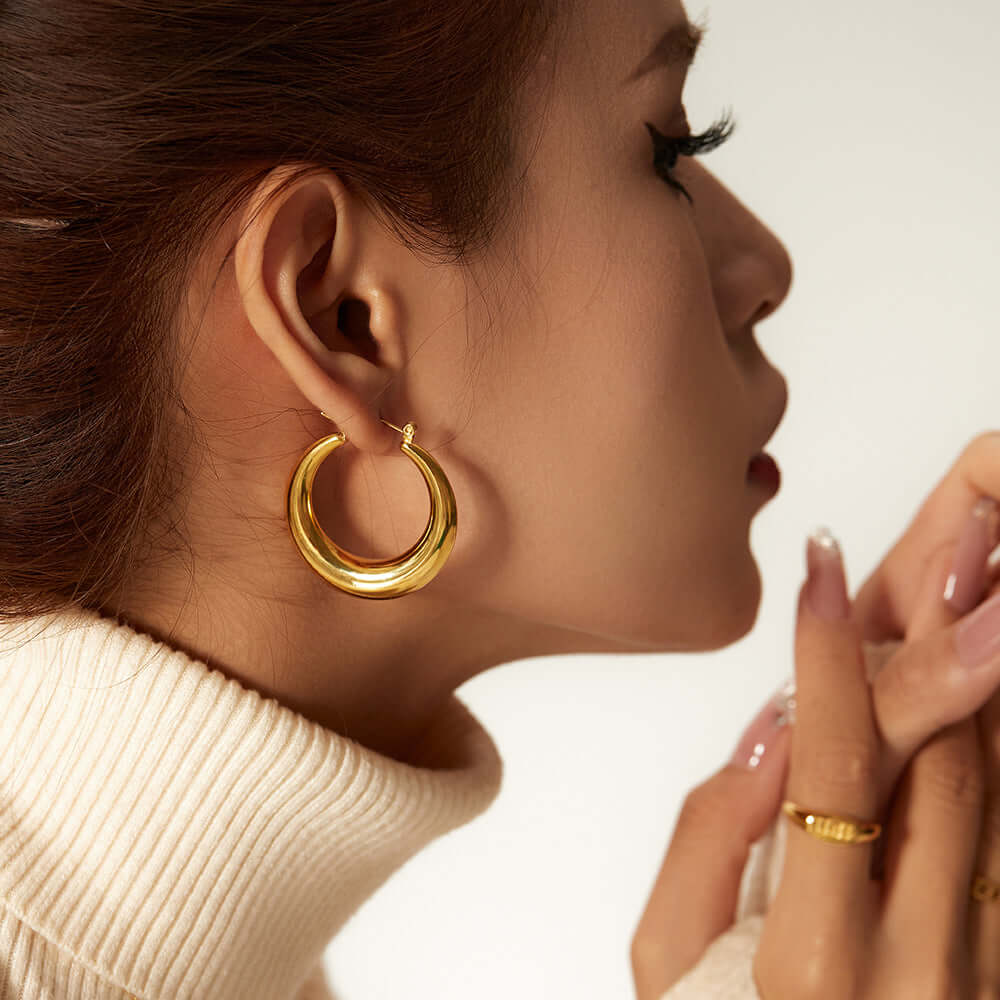 18K Gold Plated Chunky Hoop Earrings for Women - Large Statement Hoops - Trendy Fashion Jewelry Gift - Perfect for Parties, Weddings & Everyday Wear | JDE948