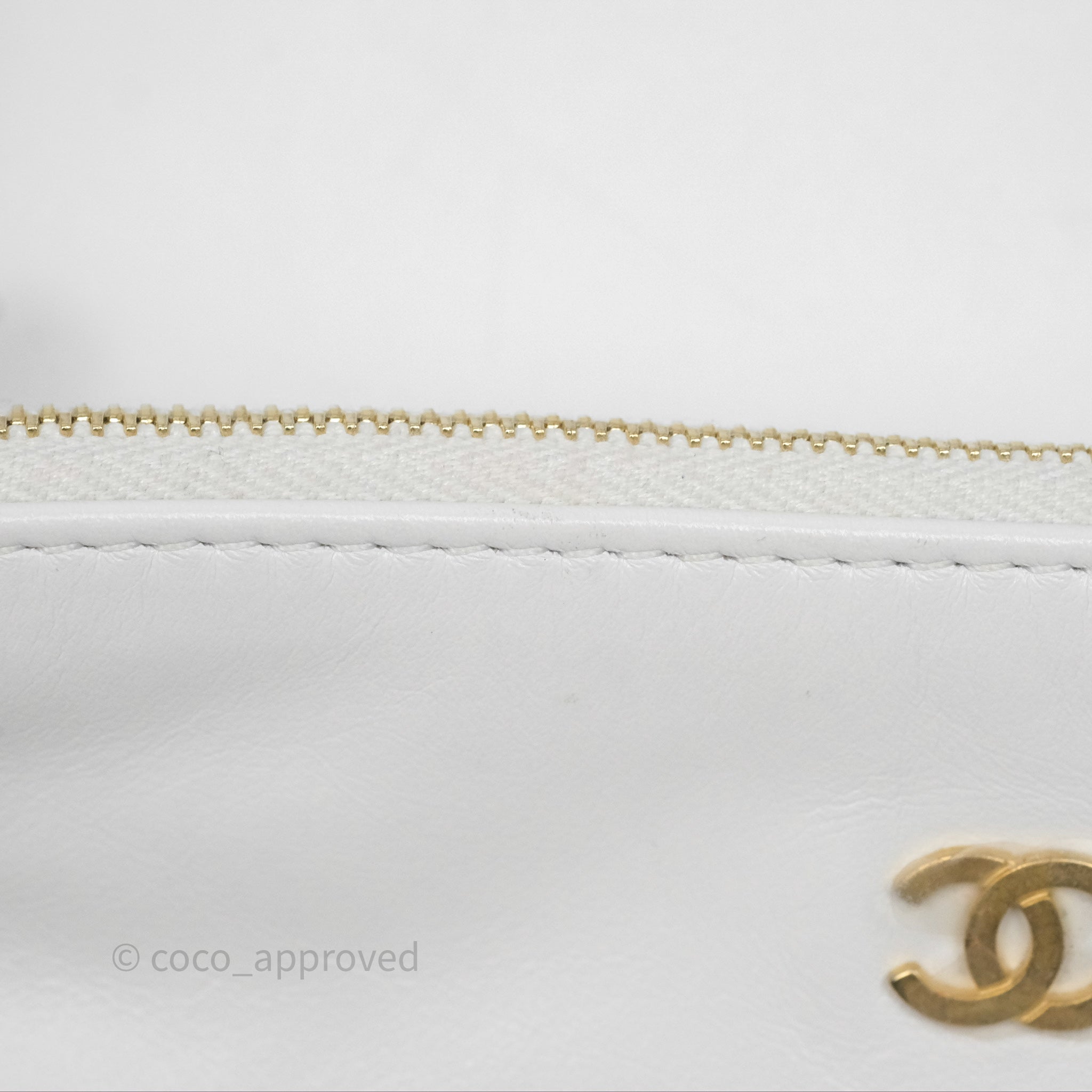 Chanel 22 Small Handbag in White Shiny Calfskin Leather with Aged Gold Hardware - Perfect for Everyday Use, Work & Special Occasions