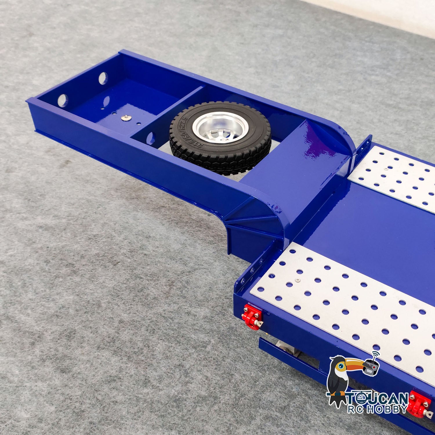 1/14 Scale 3 Axles Metal RC Trailer with Electric Tailboard - Compatible with RC Tractor, Radio Controlled Trucks & Electric Cars - Perfect for Off-Road Hauling & Construction Simulation