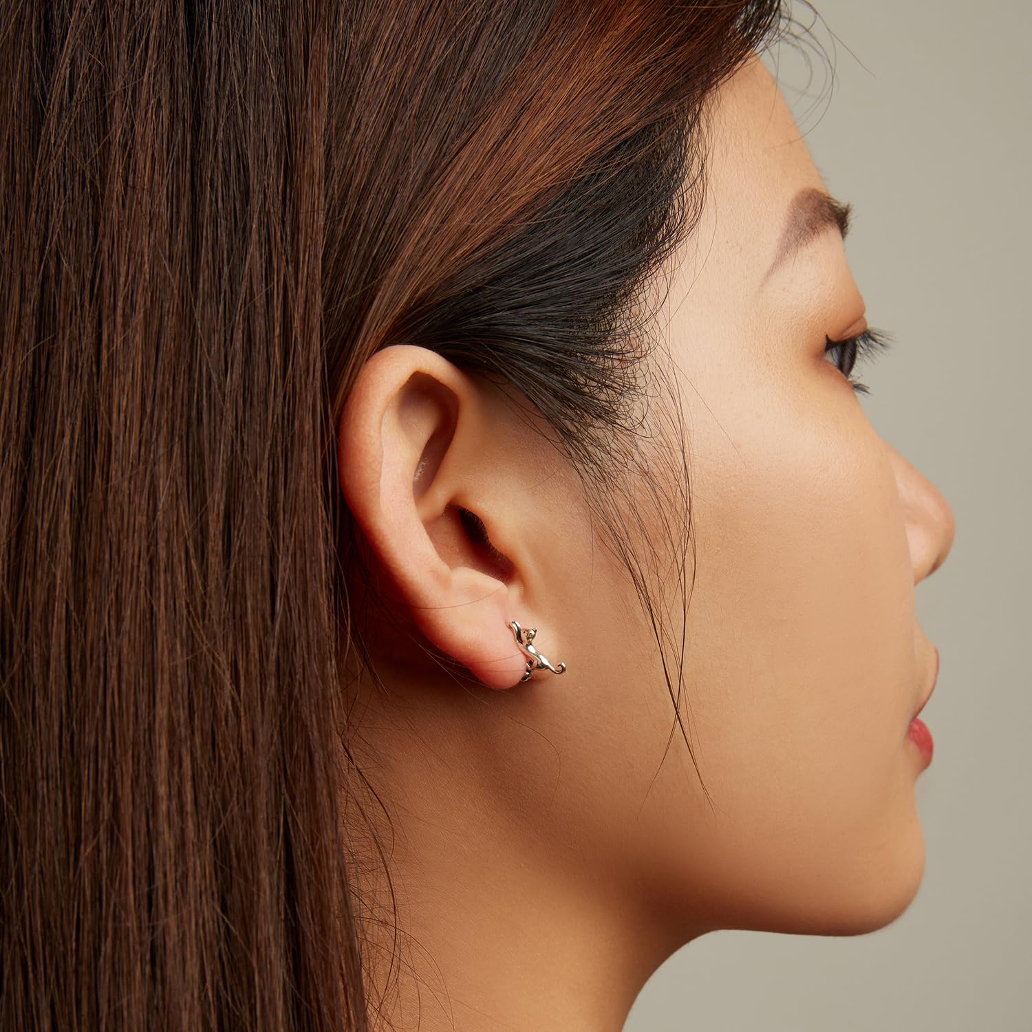 WOSTU 925 Sterling Silver Cat Hoop Earrings for Women | 18K Gold Plated Kitty Huggie Earrings | Hypoallergenic Cute Animal Jewelry | Perfect Gift for Cat Lovers | Great for Everyday Wear, Parties & Special Occasions