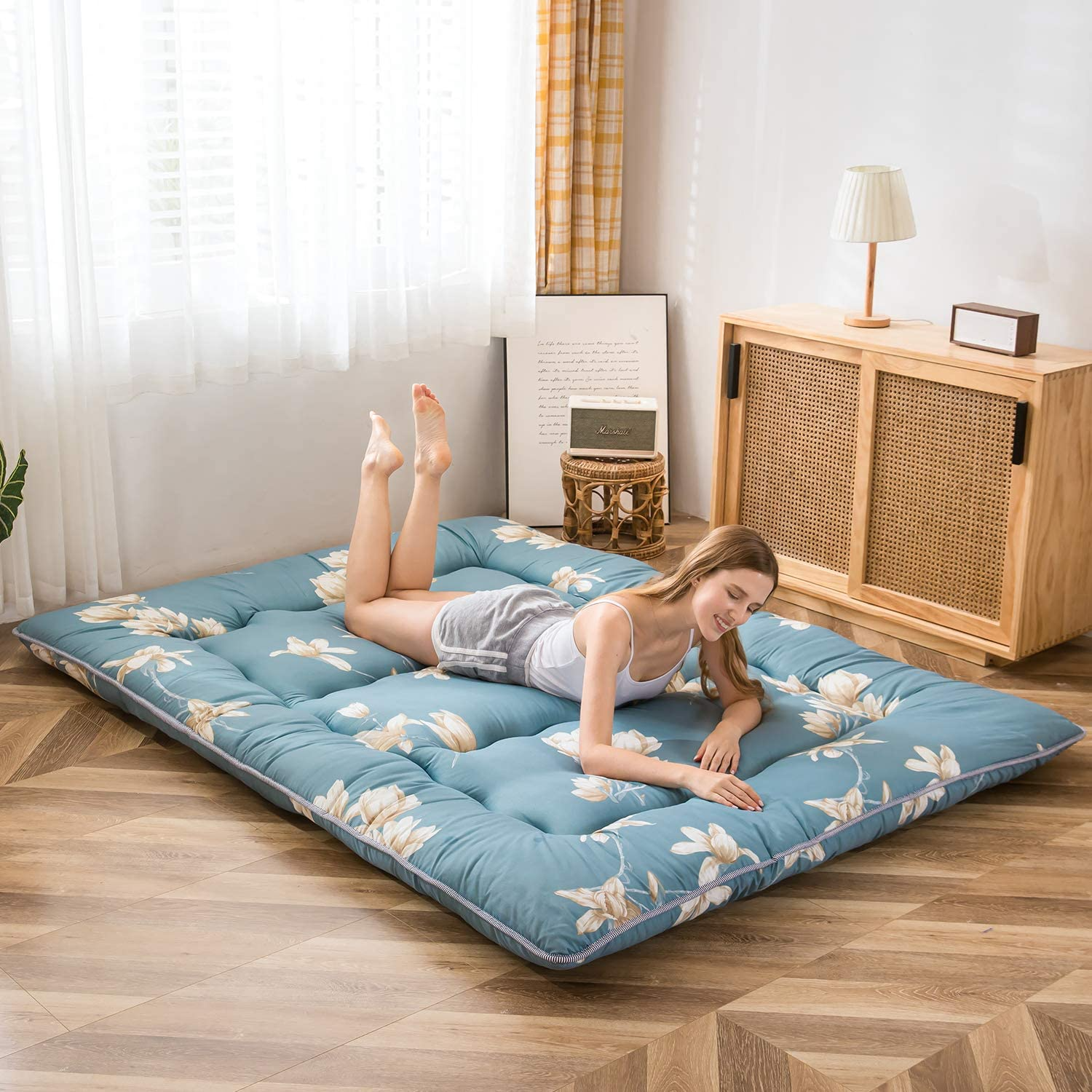 MAXYOYO Floor Mattress - Foldable Futon Mattress for Easy Storage, Floral Printed Rustic Style - Perfect for Guest Beds, Camping & Small Space Living