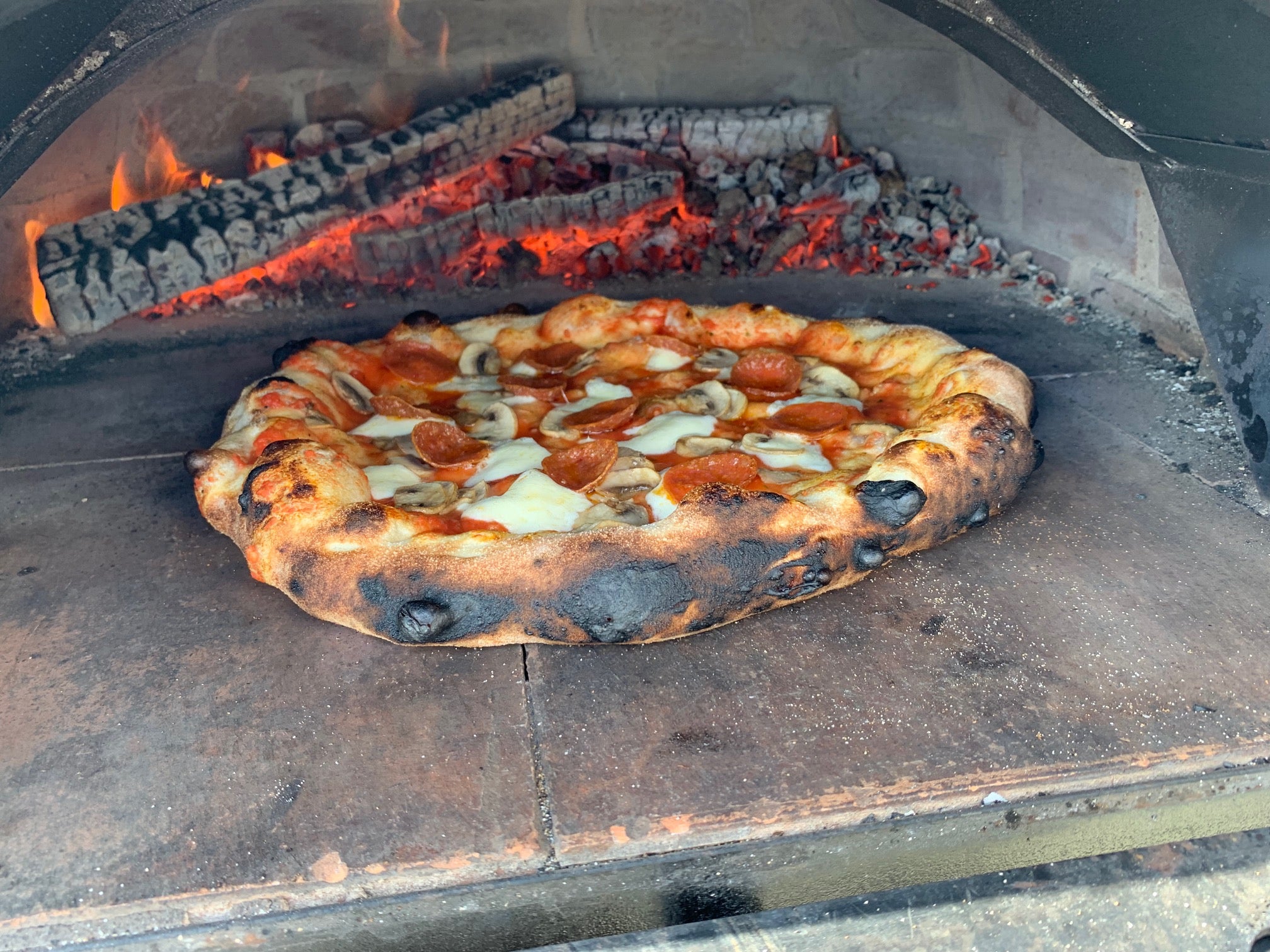 Premium VENTURA PRETO Wood Fired Pizza Oven - Best Selling Outdoor Pizza Maker for Backyard, Patio & Camping | Perfect for Home Chefs & Outdoor Cooking Enthusiasts