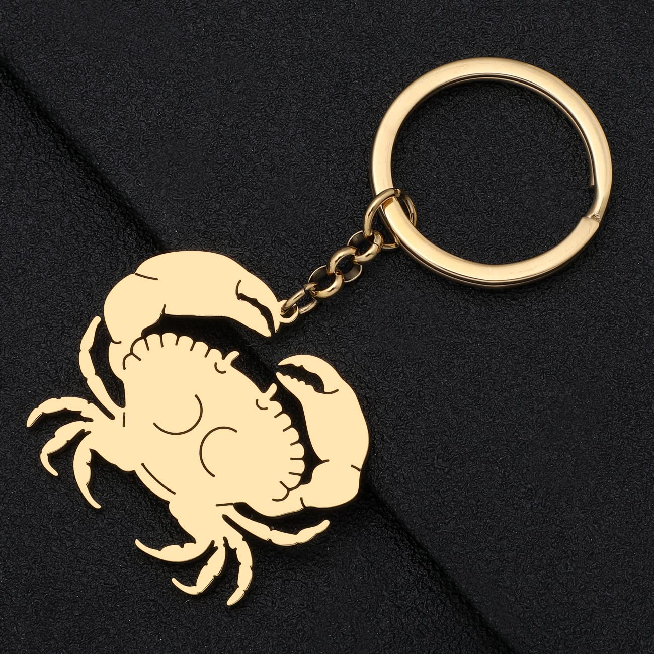 DOWAY Enamel Crab Keychain - Ocean Themed Pendant for Purse, Handbag, Car Keys - Unique Gift for Beach Lovers & Sea Enthusiasts - Perfect for Summer Accessories, Travel Souvenirs & Everyday Carry