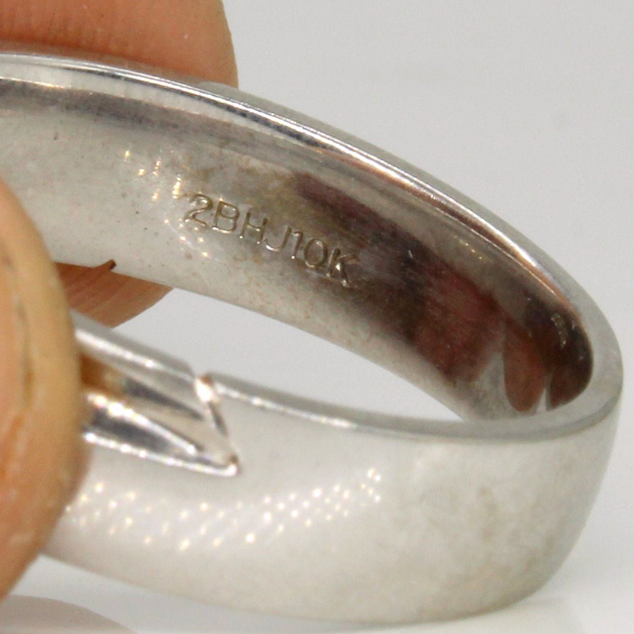 10K White Gold Ring for Women - Size 10.5 Wedding Band, Anniversary Gift, Promise Ring - Perfect for Engagements, Special Occasions & Everyday Wear