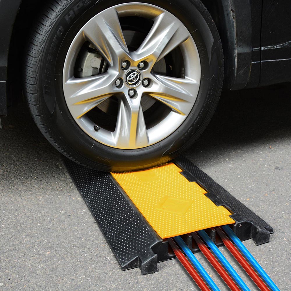 3-Channel Cable Protector Ramp - Heavy Duty Rubber Cord Cover for Warehouse, Sidewalk & Traffic Safety - Protects 2-3 Cables - Ideal for Events, Construction Sites & Outdoor Use