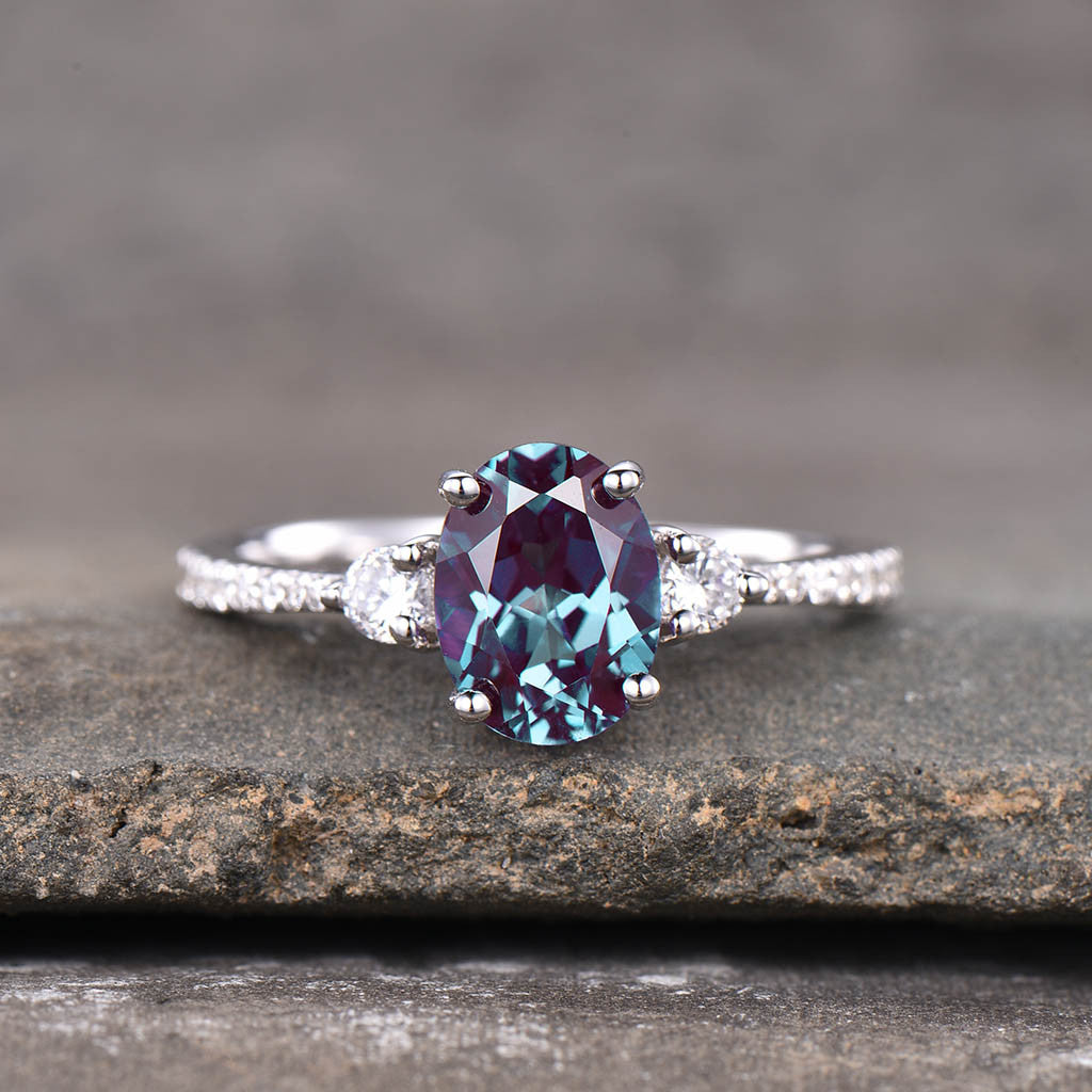 Three Stone Color Changing Lab-Created Oval Alexandrite Engagement Ring for Women – Perfect for Proposals, Weddings & Anniversary Gifts