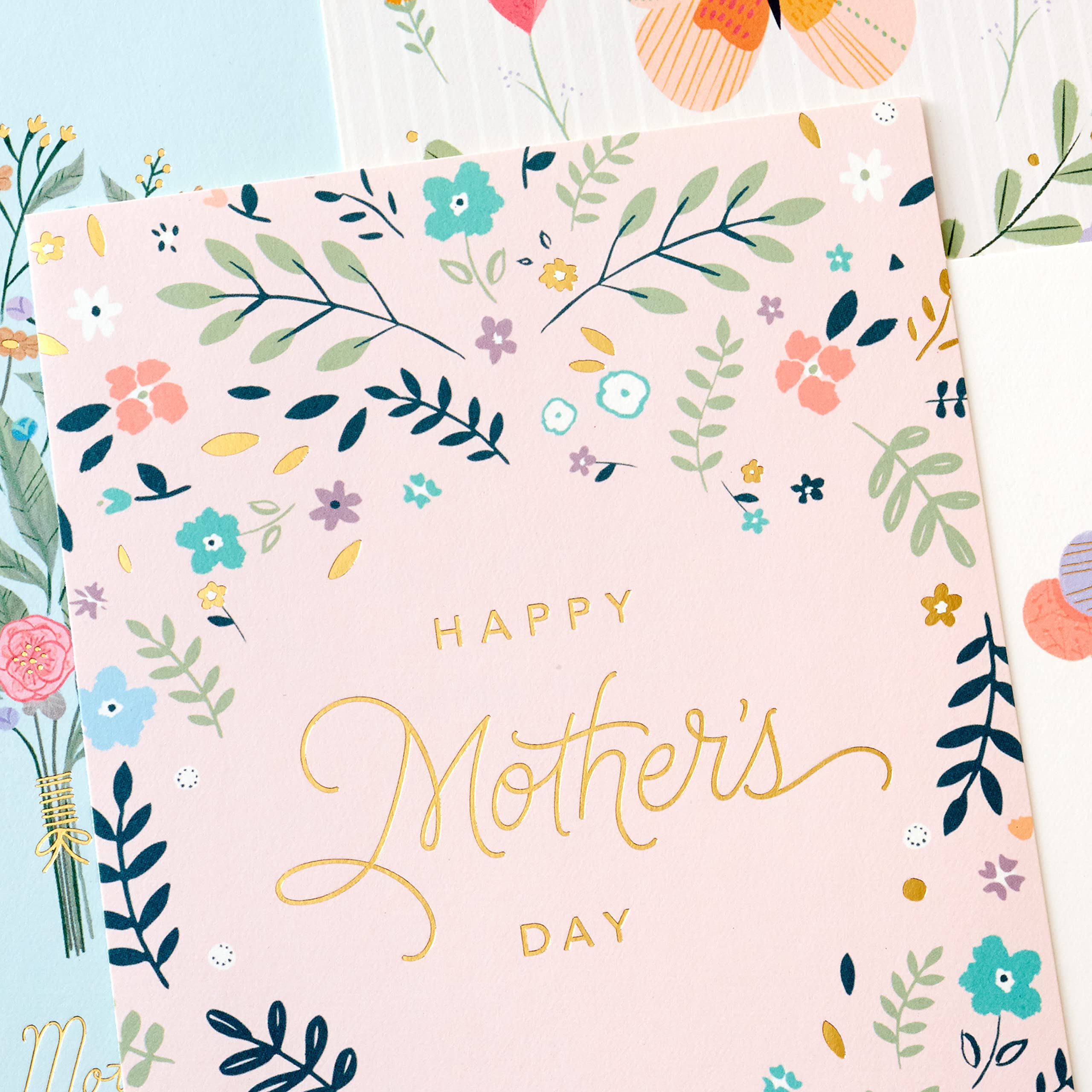 Hallmark Mother's Day Greeting Cards Assortment - 16 Floral Design Cards with Envelopes | Perfect for Mom's Birthday, Thank You Notes & Special Occasions