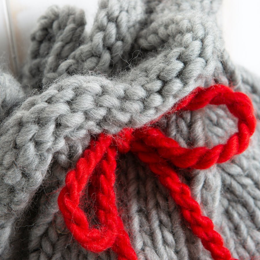 Santa Sack Knitting Kit - DIY Christmas Stocking Craft Set for Beginners - Perfect for Holiday Gifts, Home Decor & Festive Knitting Projects