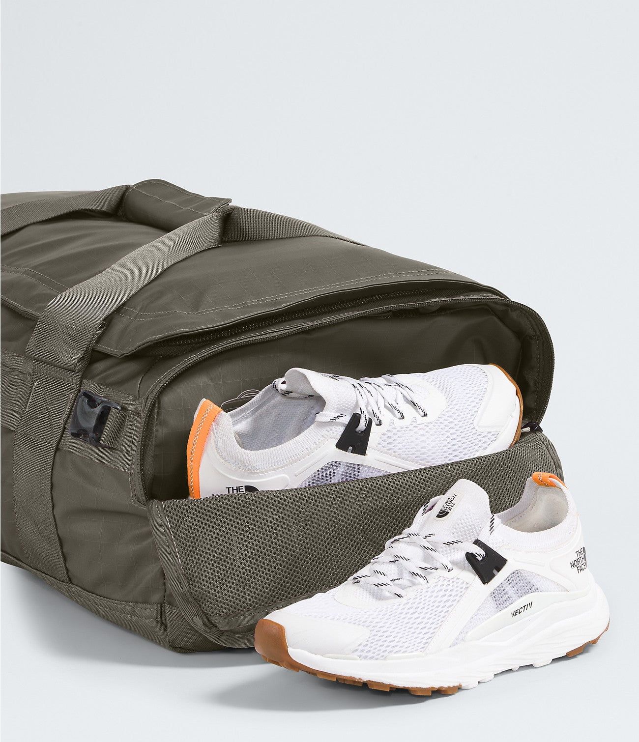 The North Face Base Camp Voyager Duffel 42L - Waterproof Travel Duffel Bag for Camping, Hiking & Outdoor Adventures - Durable Carry-On Luggage for Men & Women