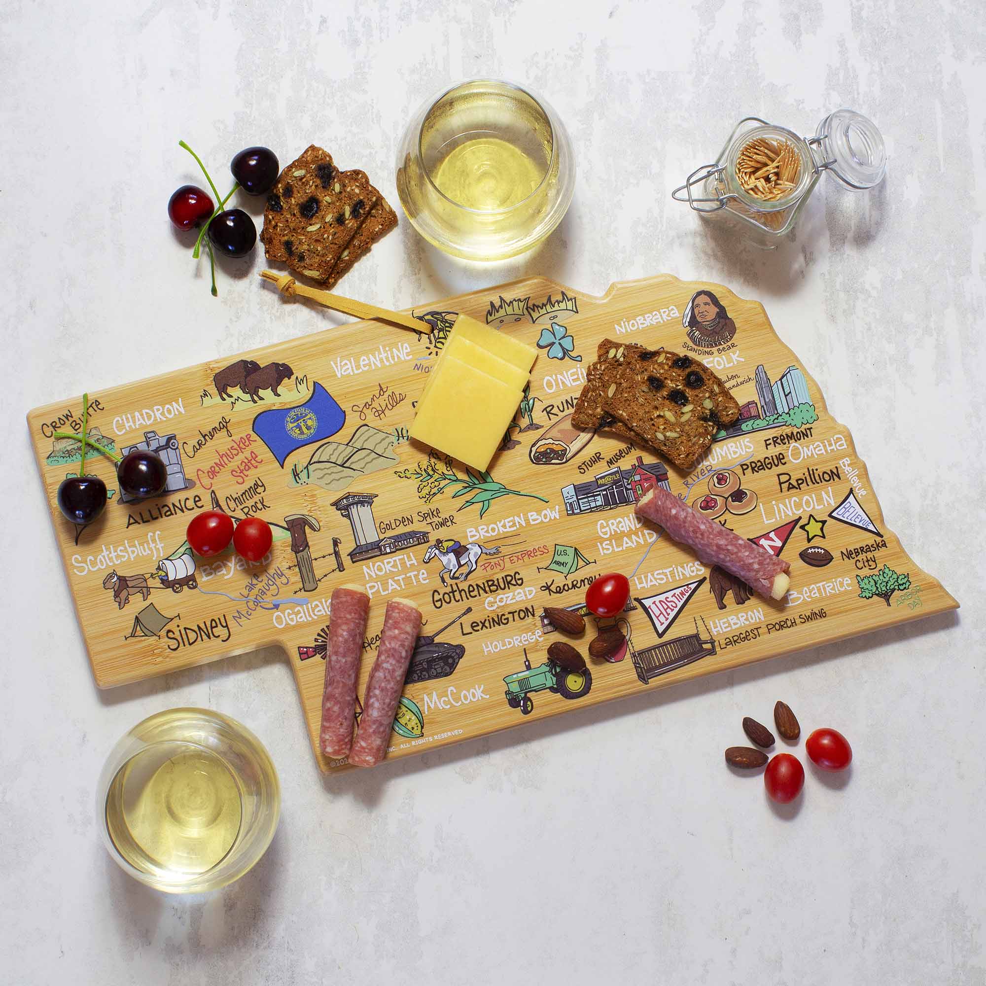 Premium Nebraska Wooden Cutting Board with Fish Kiss™ Artwork - Durable Kitchen Chopping Board for Meat, Vegetables & Cheese - Perfect Gift for Home Chefs & Cooking Enthusiasts