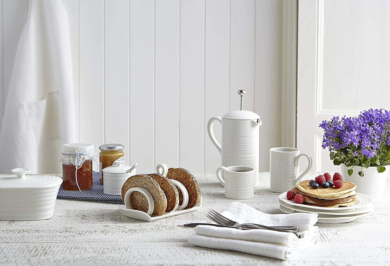 Portmeirion Sophie Conran White Covered Butter Dish with Lid - Fine Porcelain Butter Keeper for Countertop - Microwave & Dishwasher Safe - Perfect for Kitchen, Dining Table, and Breakfast Buffet