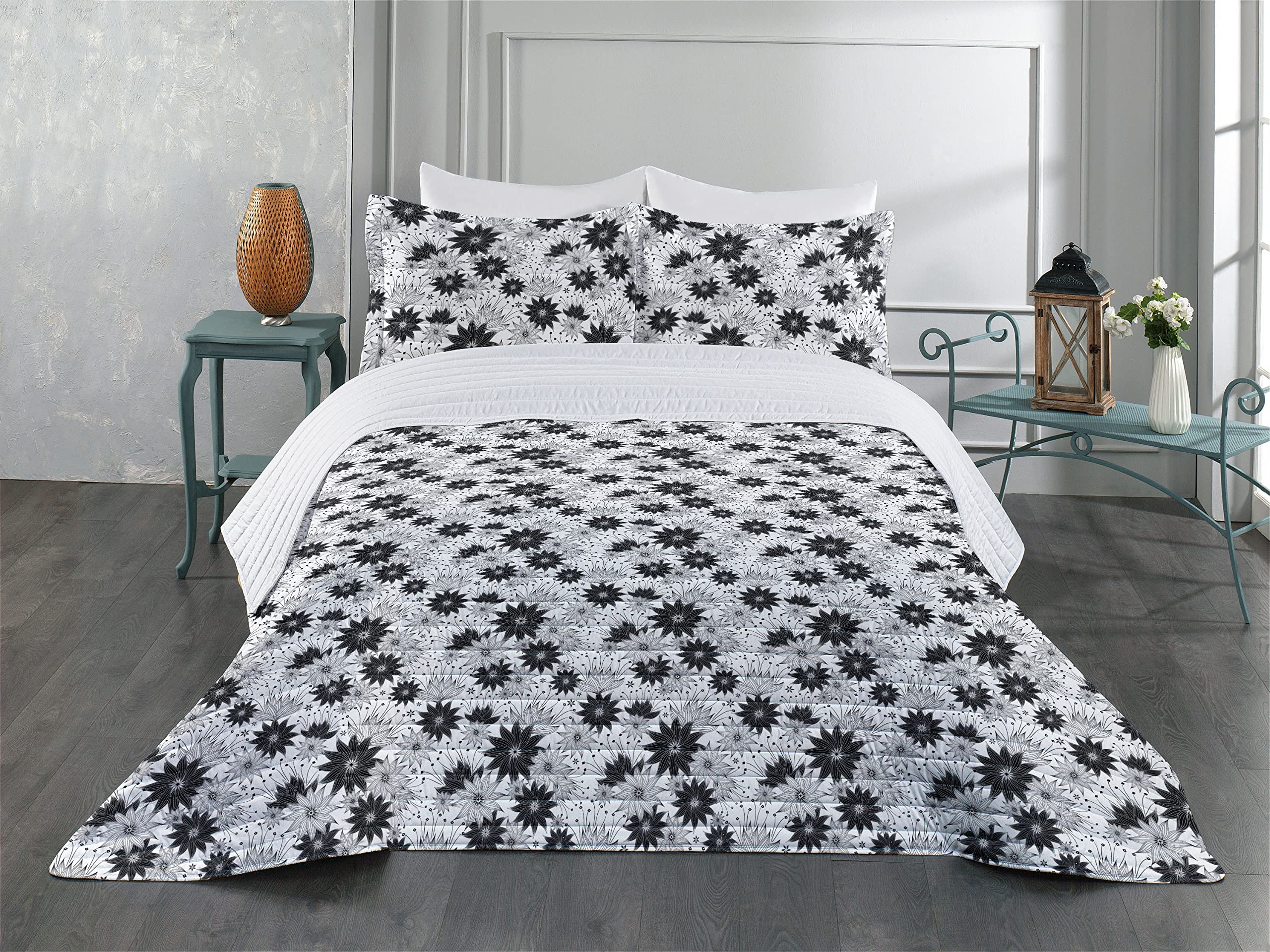 Ambesonne Black and White Microfiber Bedspread Set - Vintage Floral Botanical Garden Design with Blooming Petals, Soft King Size Bedding Set Includes Comforter & Pillow Shams | Perfect for Master Bedroom, Guest Room, and Luxury Hotel Decor