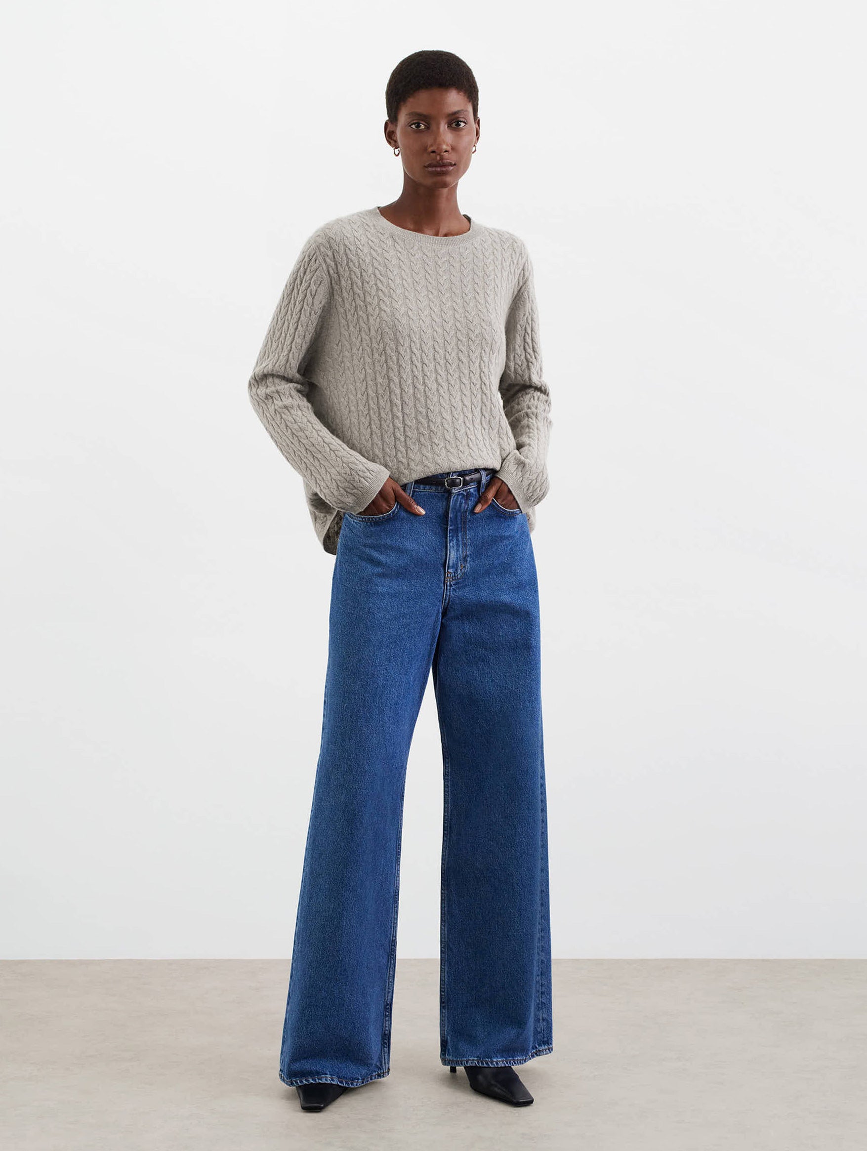 Oversized Cable Knit Cashmere Sweater in Greige - Soft & Cozy Winter Pullover for Women | Perfect for Casual Outfits, Office Wear & Holiday Gatherings