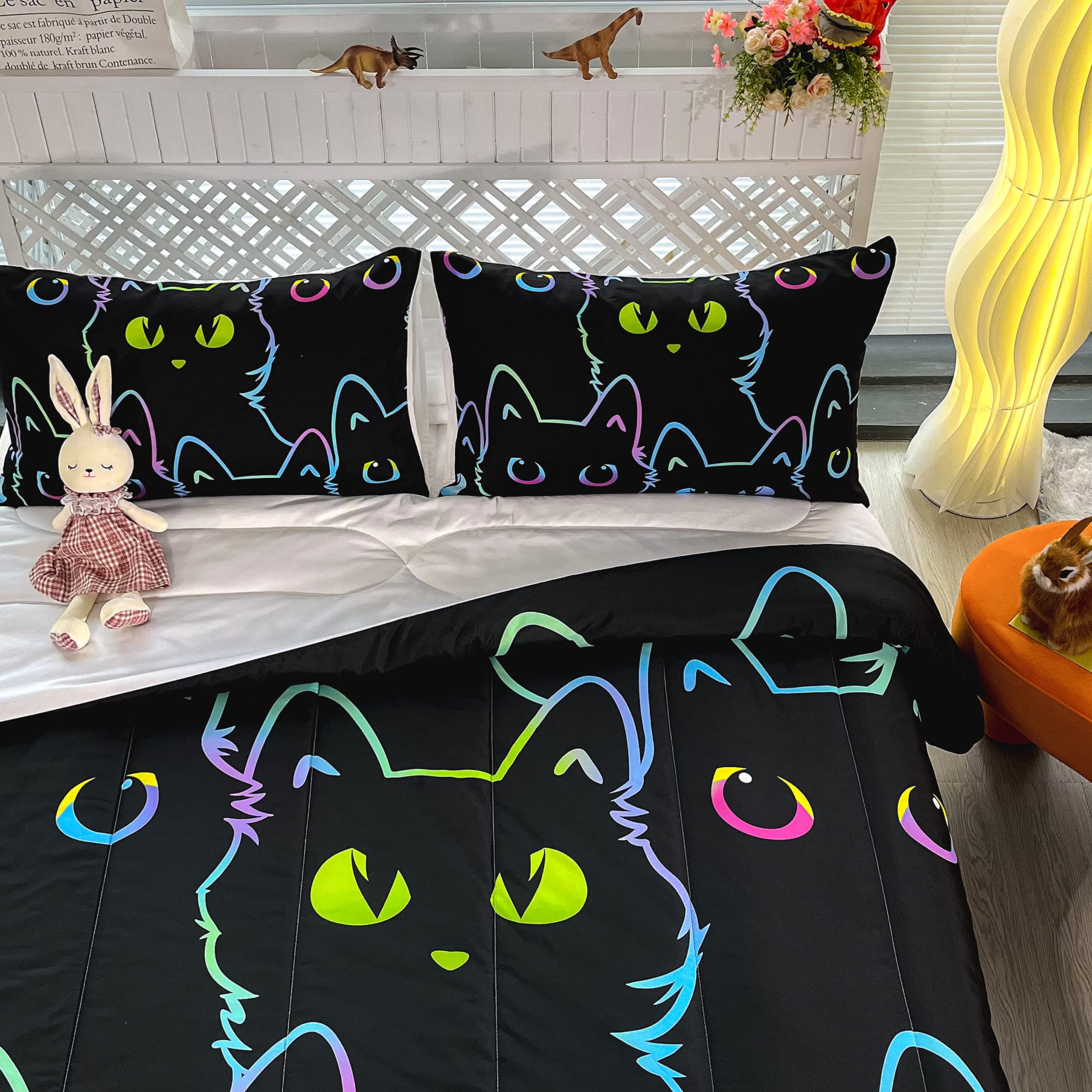 Cute Cartoon Cat 3-Piece Comforter Set Queen Size - Soft Warm Lightweight Fluffy Down Alternative Bedding for Kids (1 Comforter + 2 Pillow Cases) - Perfect for Girls' Rooms, Teen Bedrooms & Cozy Sleepovers