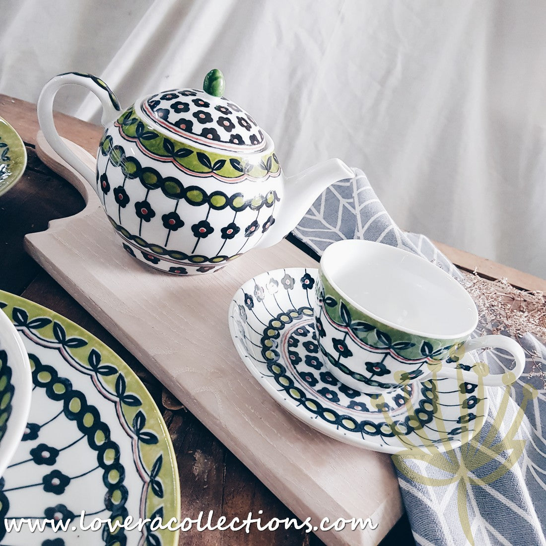 Awasaka Japan Green Poppy Tea Set & Dinnerware Collection - 16-Piece Ceramic Tea Cups & Plates Set for Japanese Tea Ceremony, Afternoon Tea & Home Decor - Elegant Floral Design for Gift & Daily Use