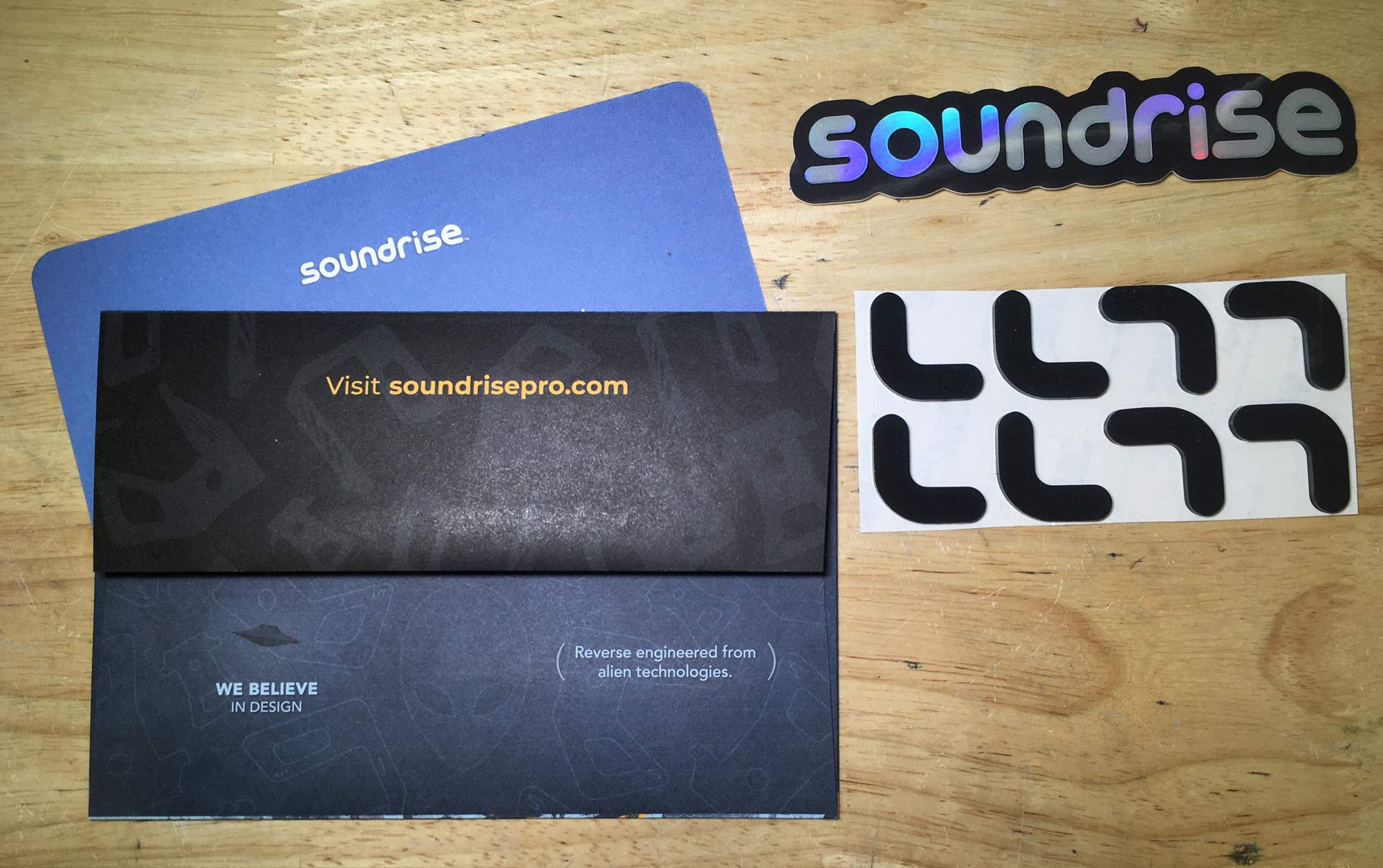 Soundrise PRO5 Studio Monitor Stands - Heavy Duty Pair for Bookshelf Speakers, Sonos Play Five, Yamaha HS5 - Vibration Dampening & Decoupling - Matte White Desktop/Table Stands - Made in USA - Perfect for Home Studios & Professional Audio Setups