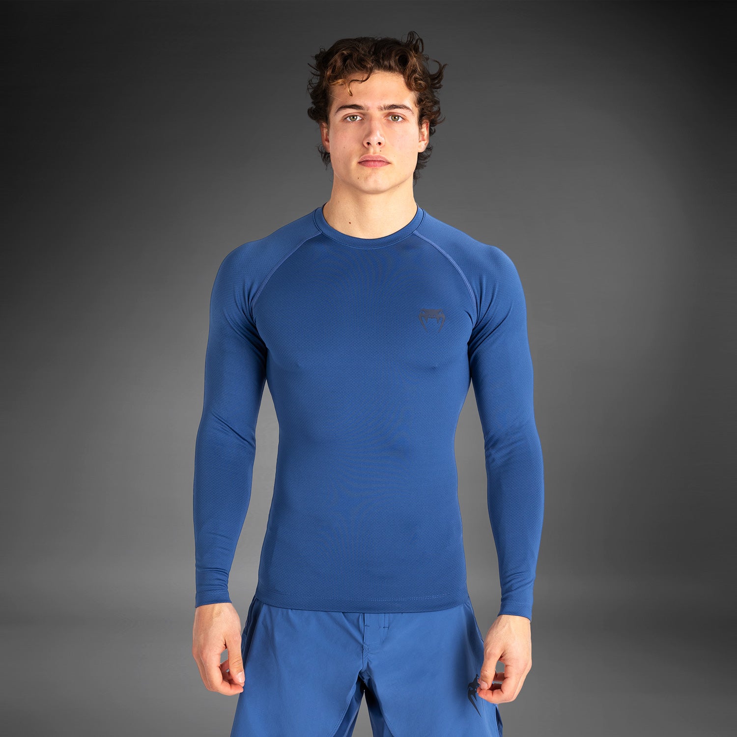 Venum Contender Men's Long Sleeve Rashguard - MMA, BJJ & Training Shirt - Moisture Wicking & UV Protection - Blue - Perfect for MMA, Brazilian Jiu-Jitsu, Muay Thai & Fitness Workouts