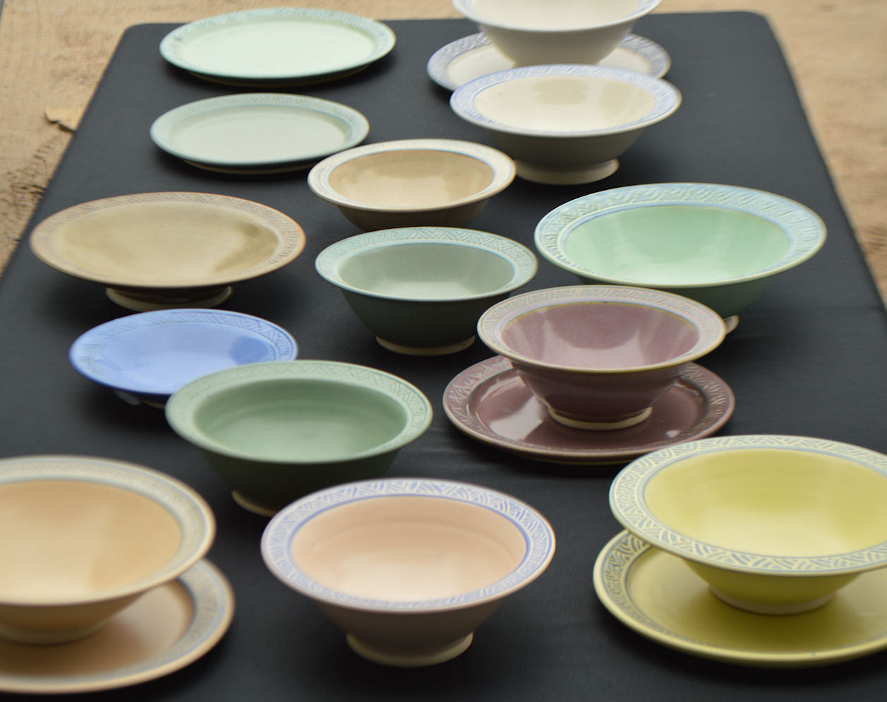 Premium Coyote Deep Avocado Glaze - High-Quality Ceramic Glaze for Pottery & DIY Crafts - Perfect for Handmade Bowls, Mugs & Home Decor Projects