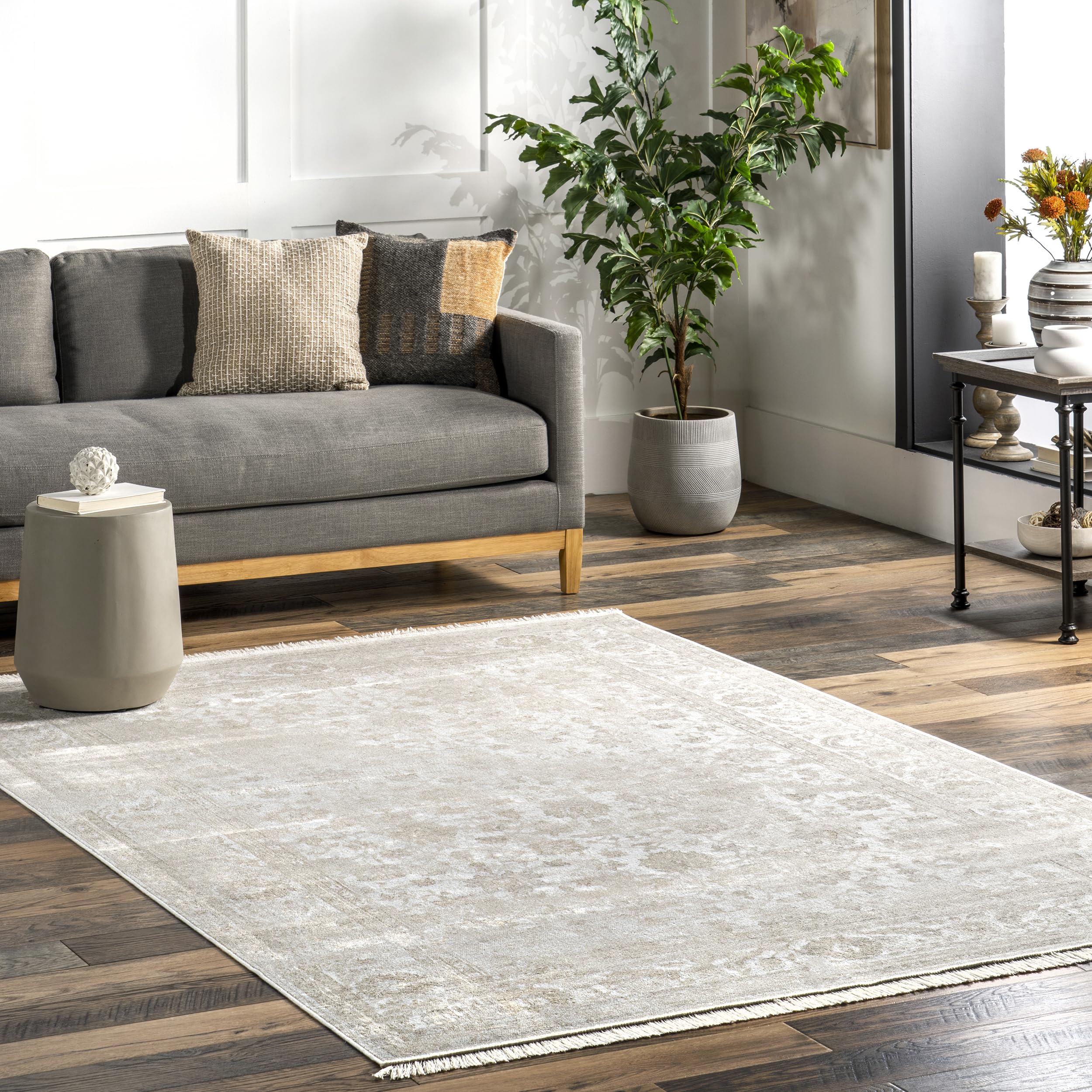 nuLOOM Elyse Oriental Style 6x9 Area Rug - Soft Ivory/Tan Bohemian Decor Rug for Living Room, Bedroom, Dining Room & Kitchen | Perfect for Boho Chic Home Decor & Cozy Interior Design