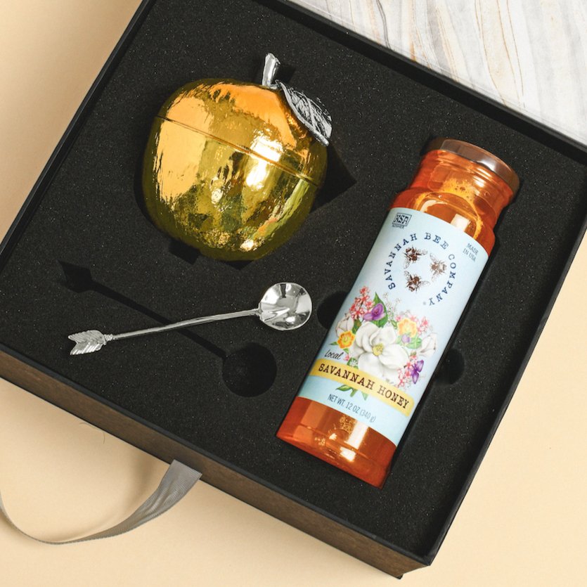Organic Honey Gift Set with Wooden Dipper - Perfect for Tea, Breakfast & Gourmet Cooking - Thoughtful Housewarming & Holiday Present