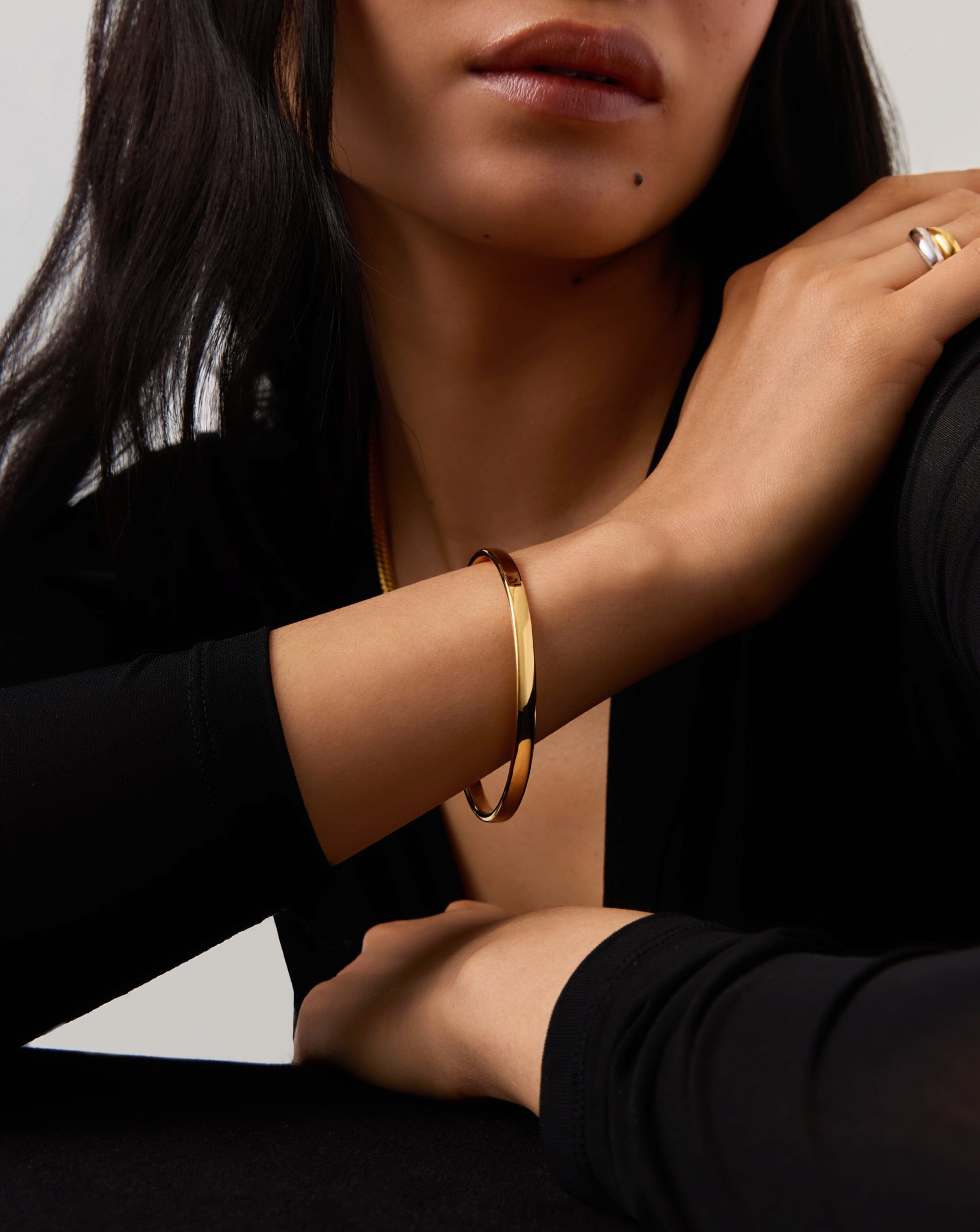 18k Gold Plated Classic Round Bangle Bracelet for Women - Elegant Stackable Jewelry for Everyday Wear, Parties & Special Occasions