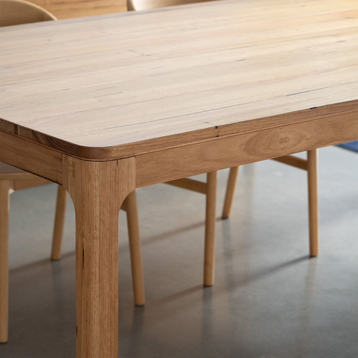 Emilia Dining Table - Modern Wooden Kitchen Table for 6 - Perfect for Family Dinners & Entertaining Guests