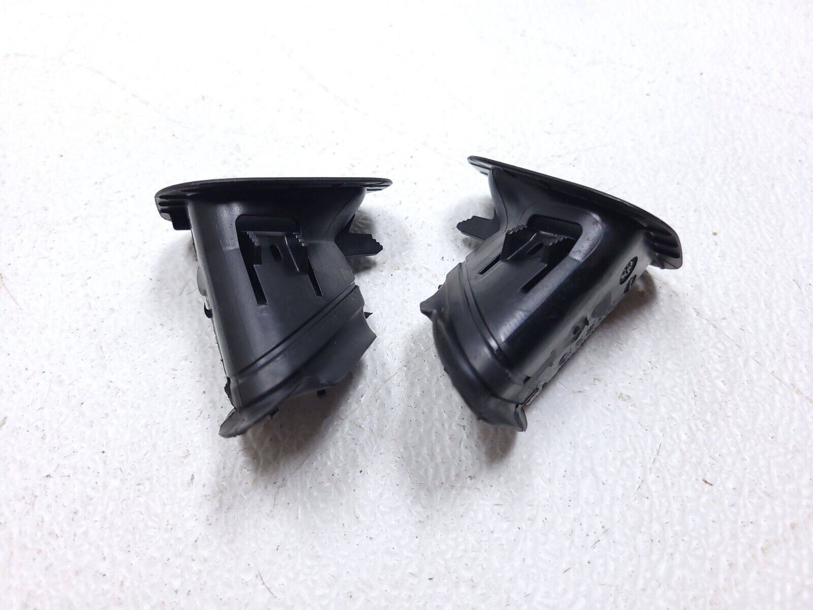 2006-2011 Mercedes ML500 OEM Left & Right Dash Defroster Air Vent Pair - Perfect for Winter Defrosting & Cabin Comfort