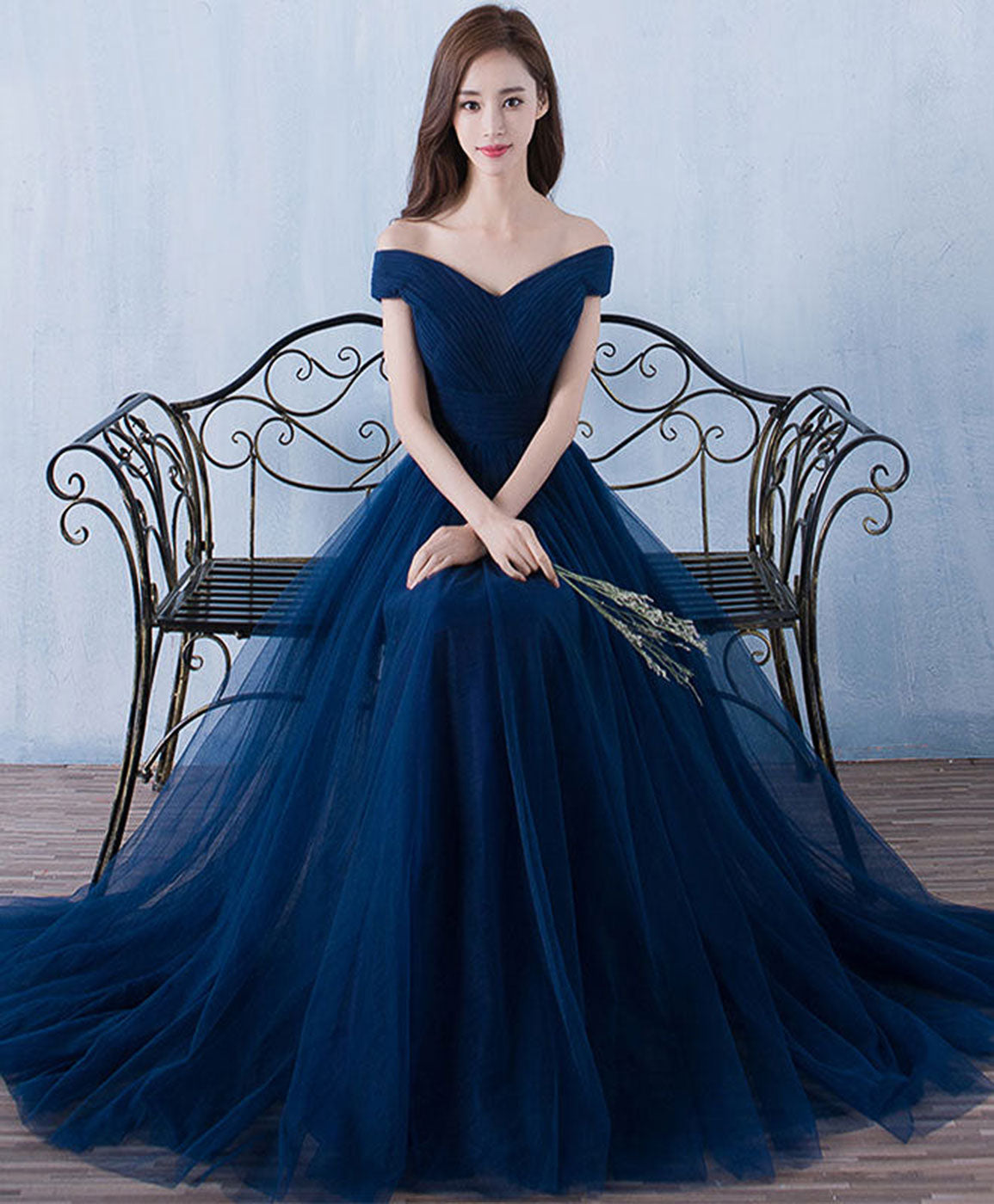 Elegant Blue V-Neck Tulle A-Line Long Prom Dress for Women - Perfect for Evening Gala, Homecoming, and Formal Events