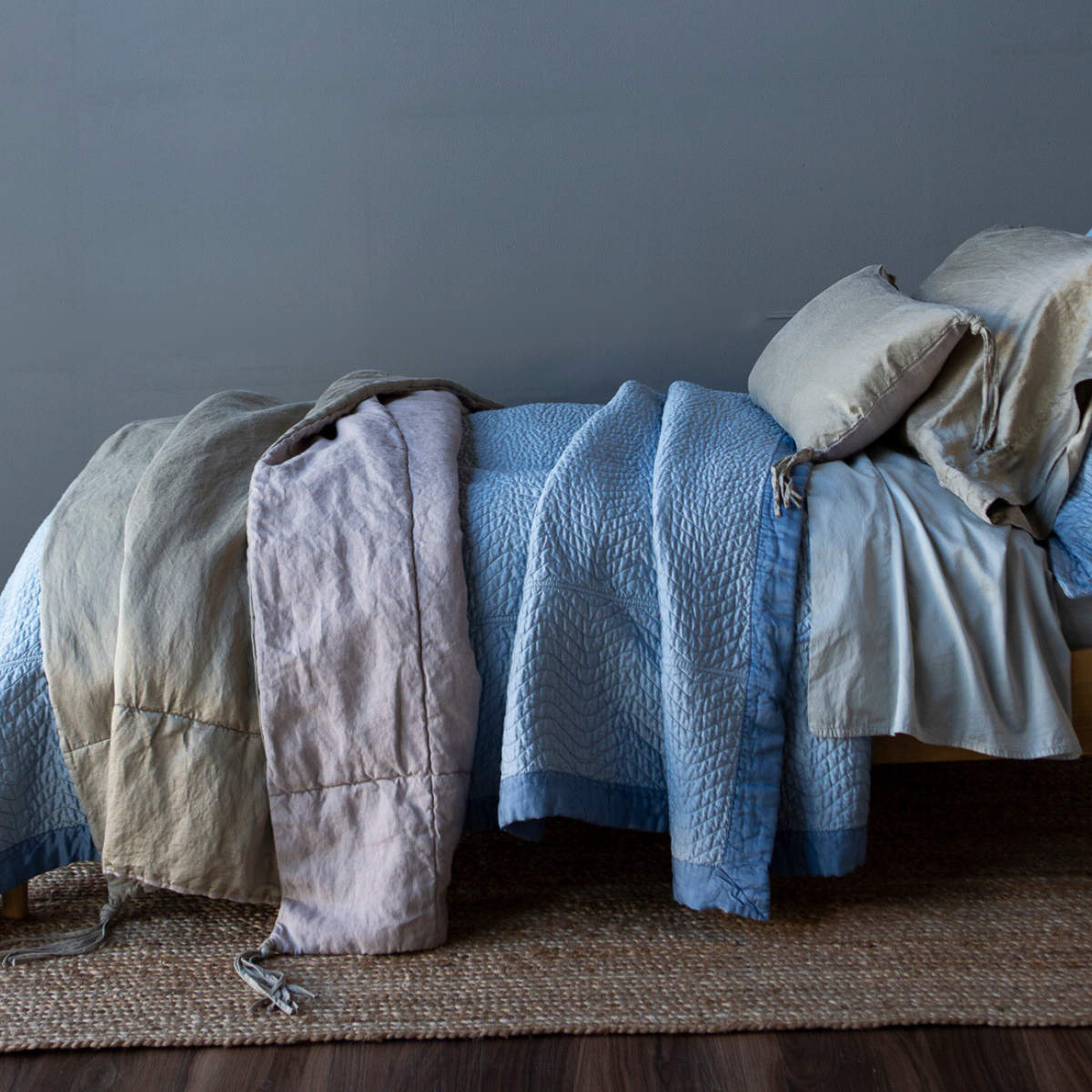 Premium Soft Fleece Blanket for Adults - Cozy & Warm Winter Throw - Perfect for Bed, Couch, Sofa & Travel - Machine Washable - Home & Office Use