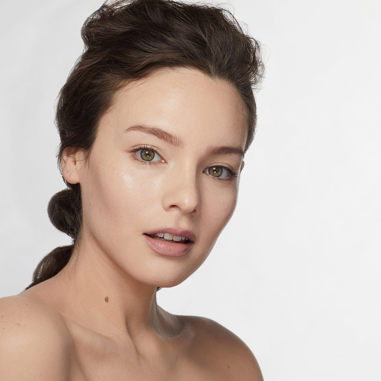 Estée Lauder Double Wear Stay-in-Place Makeup Foundation - 24 Hour Wear, Oil-Free, Medium to Full Coverage - Perfect for Long Days, Weddings & Special Events