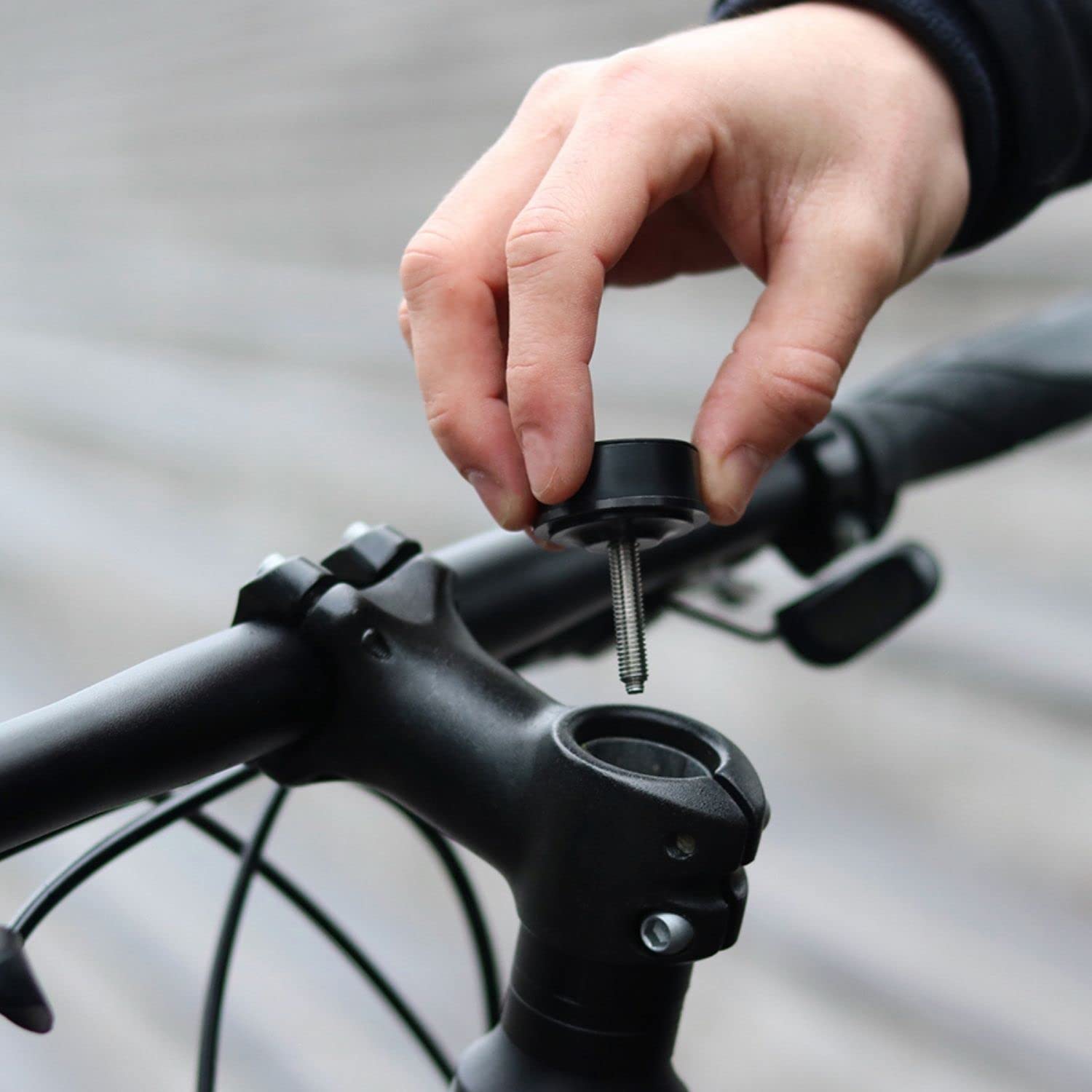 **Magnetic Bike Phone Holder - Anti-Vibration, Waterproof, 360° Adjustable for iPhone & Android - Perfect for Cycling, Commuting & Outdoor Adventures**
