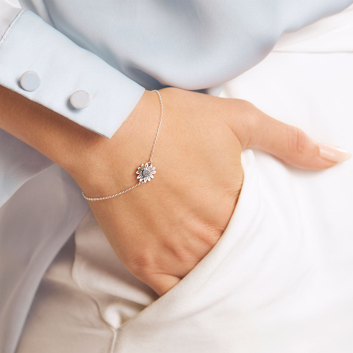 Blossoming Sunflower Bracelet - Dainty Floral Charm Bangle for Women | Perfect for Summer Outfits, Boho Style & Gift Giving
