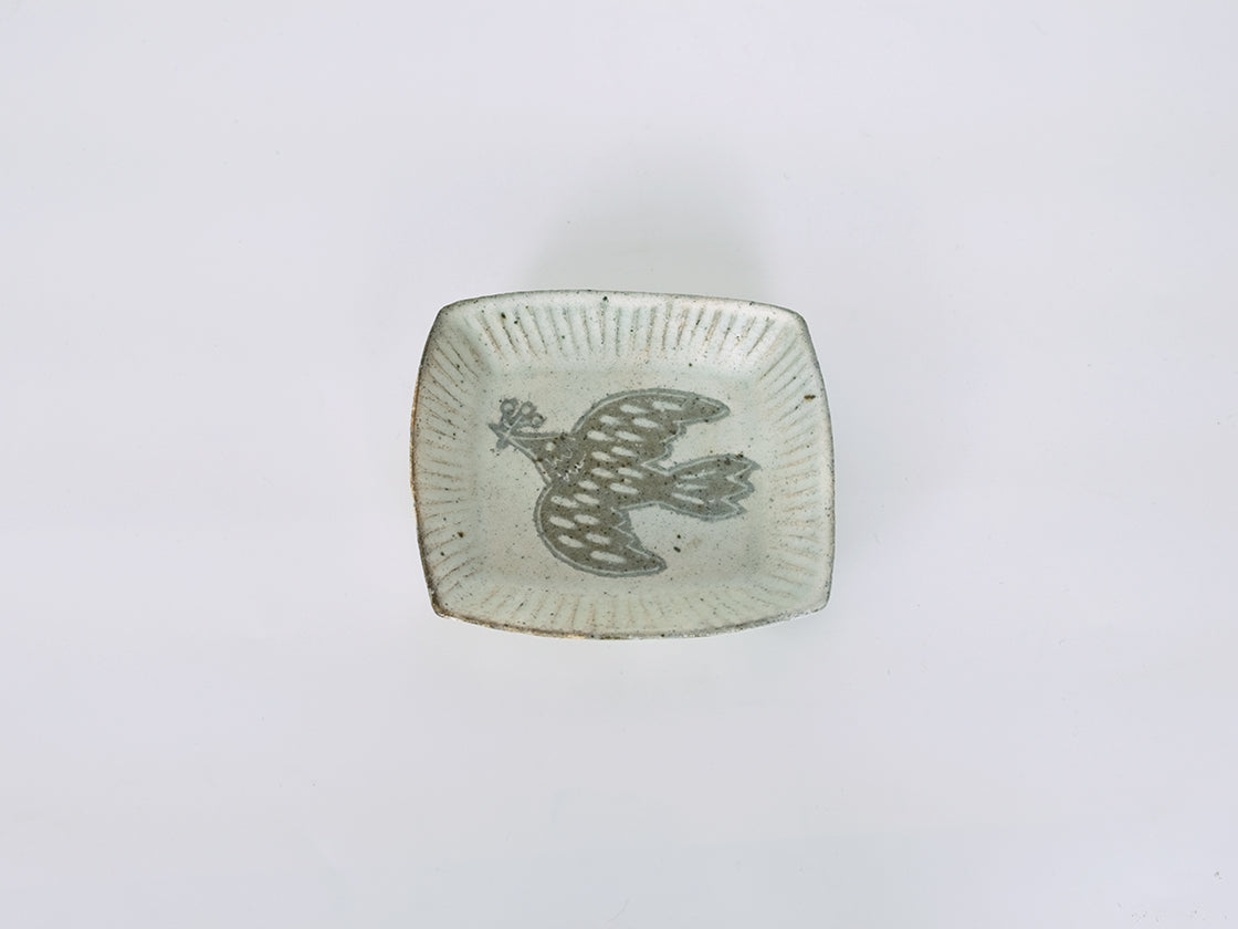 Takahiro Manome Bird Design Small Plate - Handcrafted Ceramic Appetizer Dish for Home Decor & Party Serving | Perfect for Hors d'Oeuvres, Desserts & Table Setting