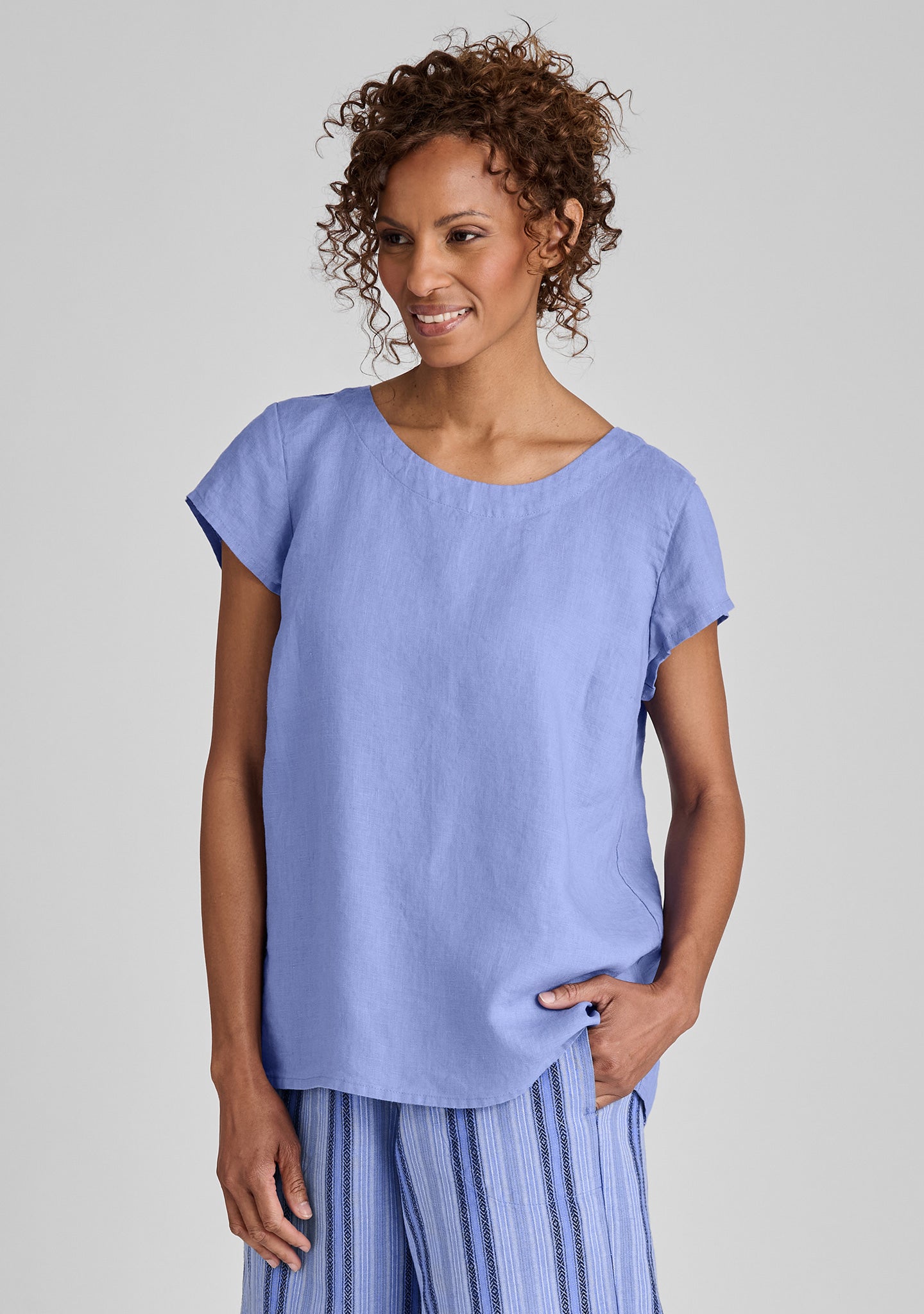 Comfortable Linen T-Shirt for Women - Relaxed Fit Tuck Back Tee - Perfect for Casual Wear, Summer Outfits & Layering