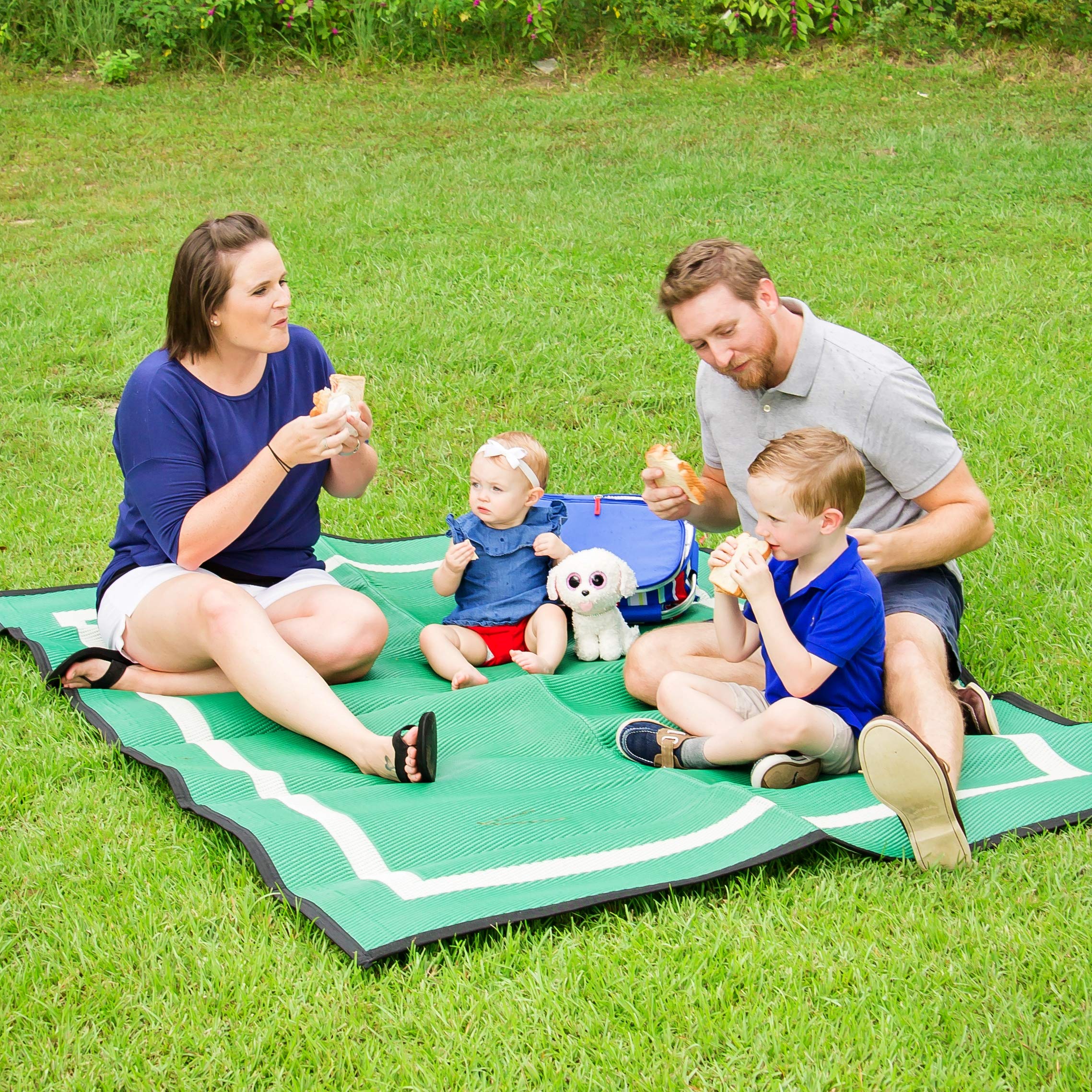 Eco-Friendly Recycled Plastic Outdoor Mat for Beach, Camping, Picnics & RV Travel - Waterproof, Lightweight & Portable for Sand, Grass & Outdoor Adventures