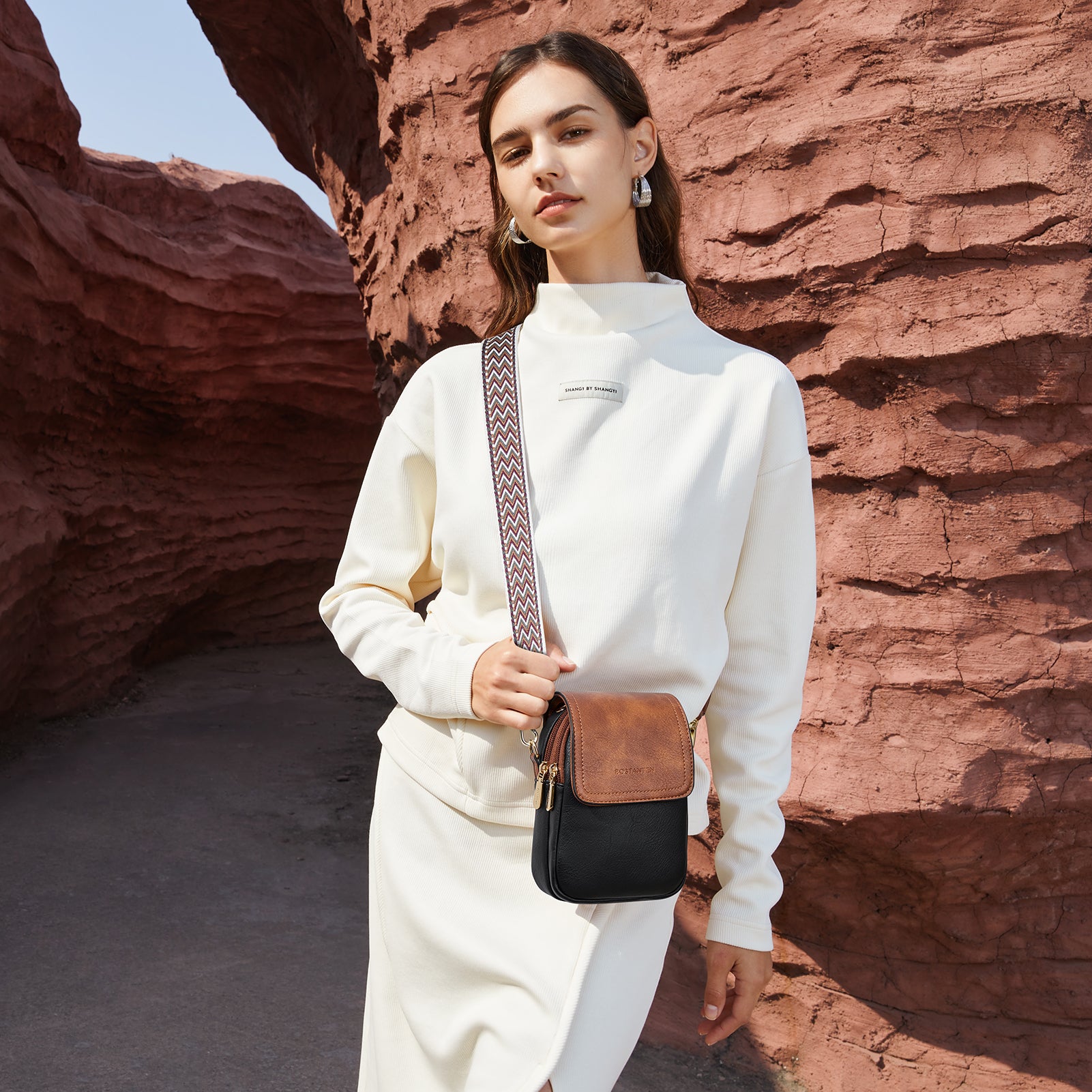 Stylish Small Phone Crossbody Bag with Adjustable Guitar Strap - Perfect for Travel, Concerts & Everyday Use