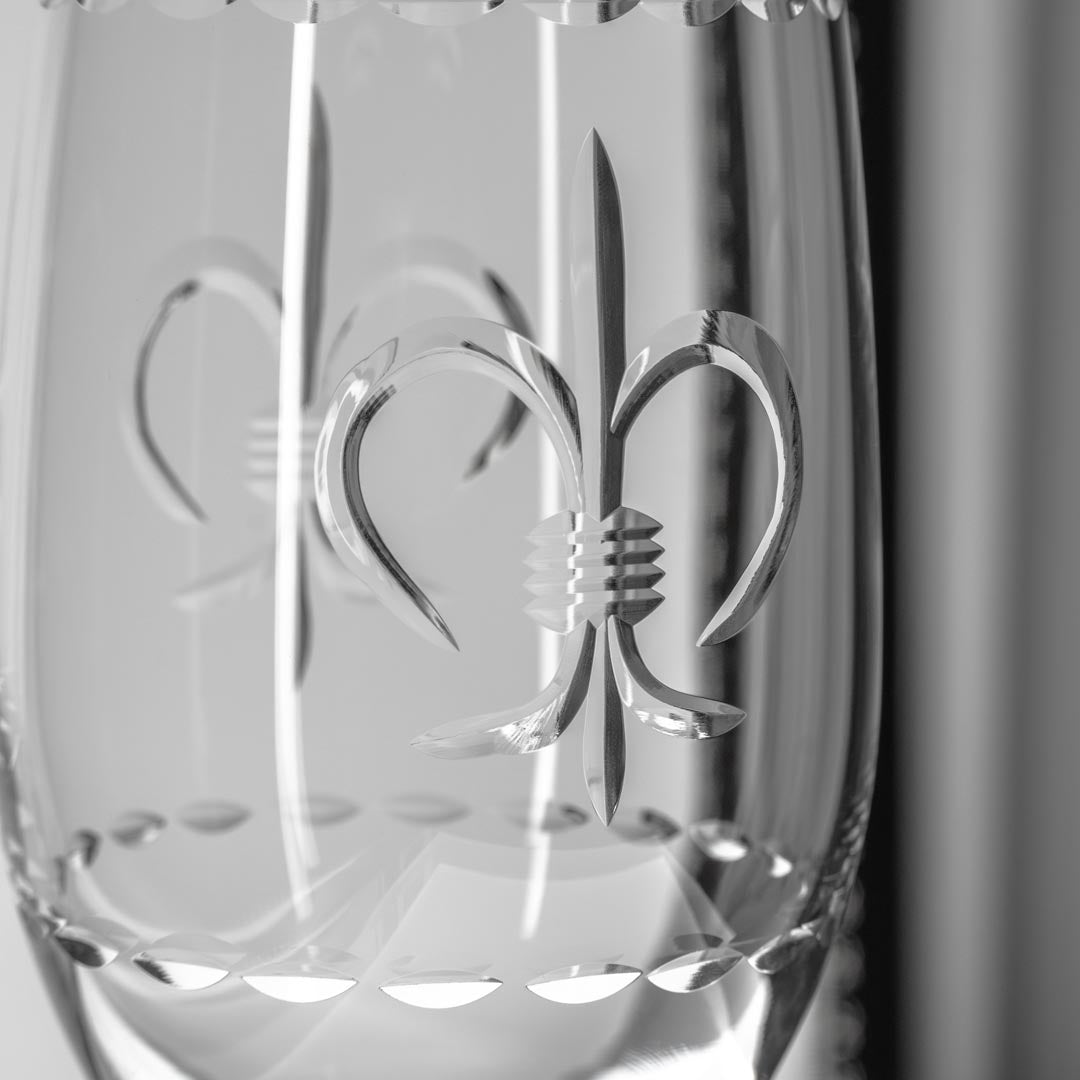 Fleur De Lis 16oz Footed Iced Tea Glasses Set of 4 - Elegant Drinking Glasses for Summer Beverages, Iced Coffee, Lemonade & Sweet Tea - Perfect for Parties, Picnics & Outdoor Entertaining