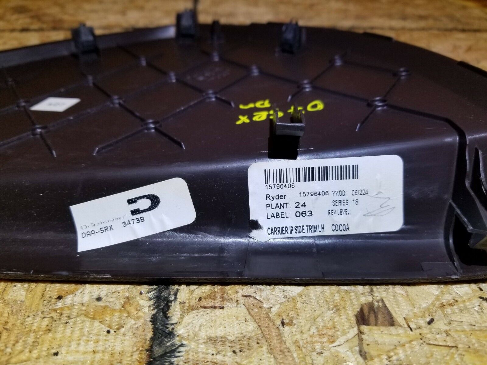 2005-2009 Cadillac SRX Left Driver Side Dash End Cap Cover Trim OEM Replacement Part - Perfect for Interior Repair & Customization